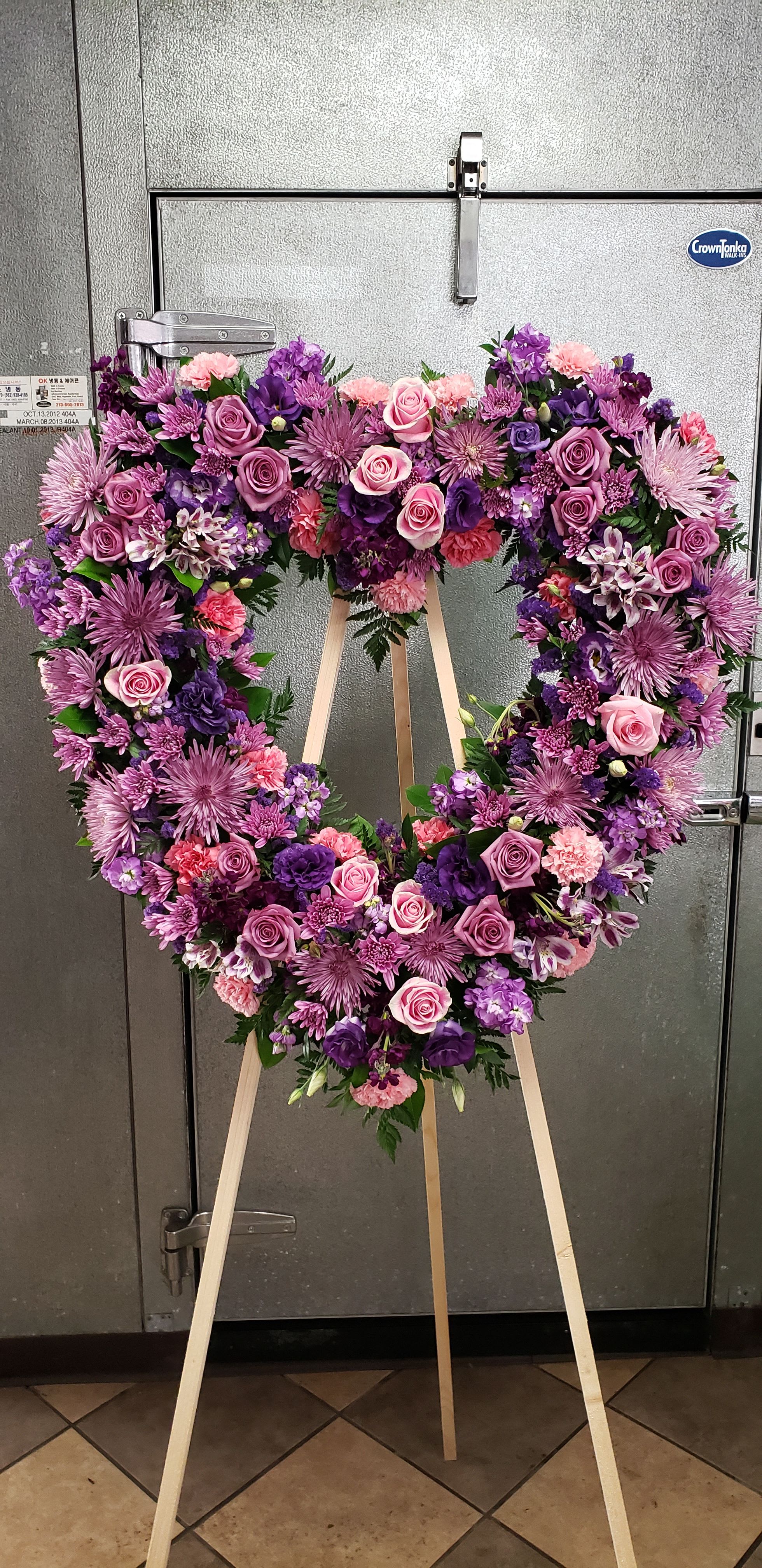 HEART SHAPED STANDING SPRAY HEART SHAPED STANDING SPRAY - FUNERAL STANDING SPRAY