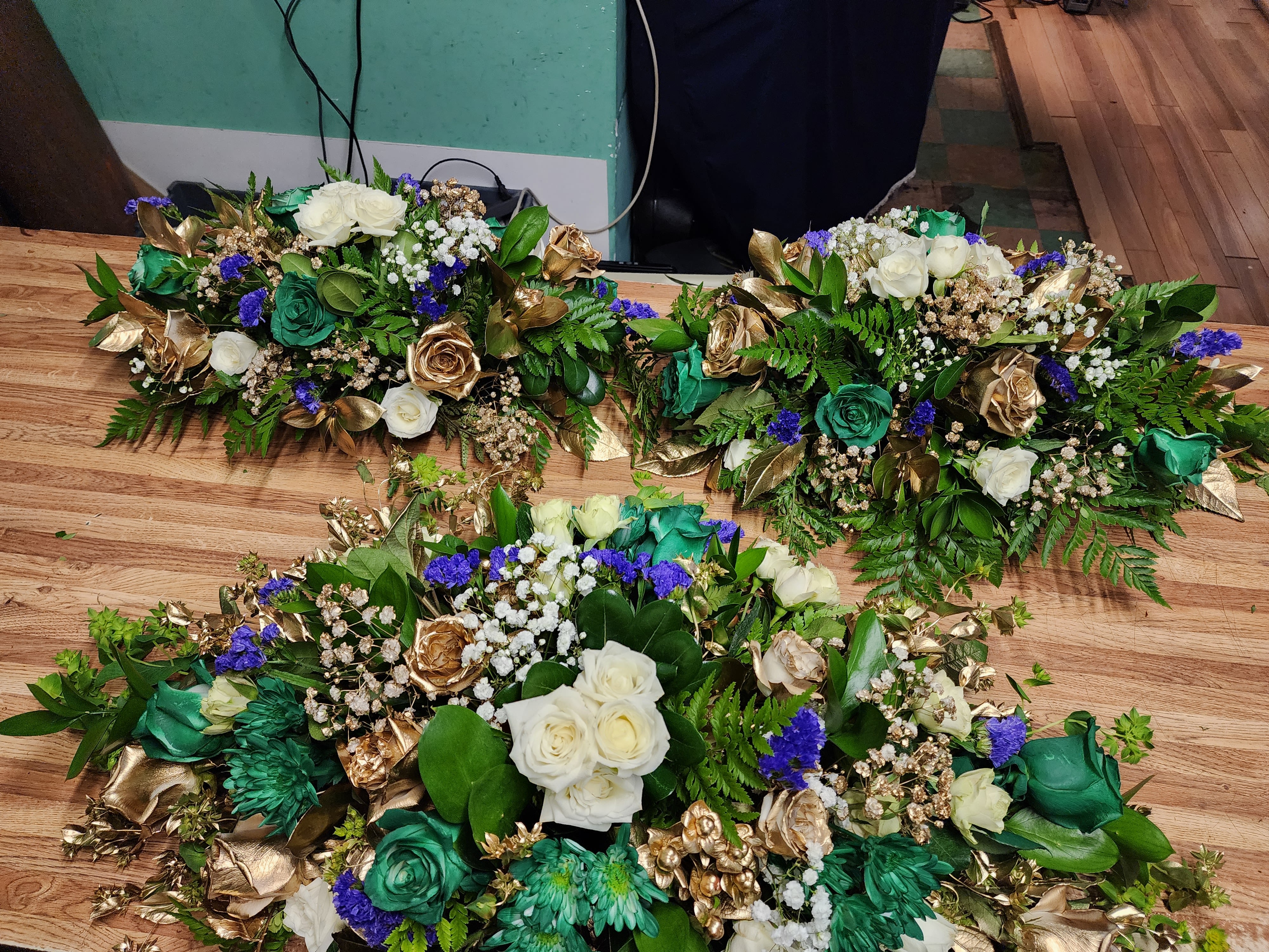 centerpieces - roses and different flowers