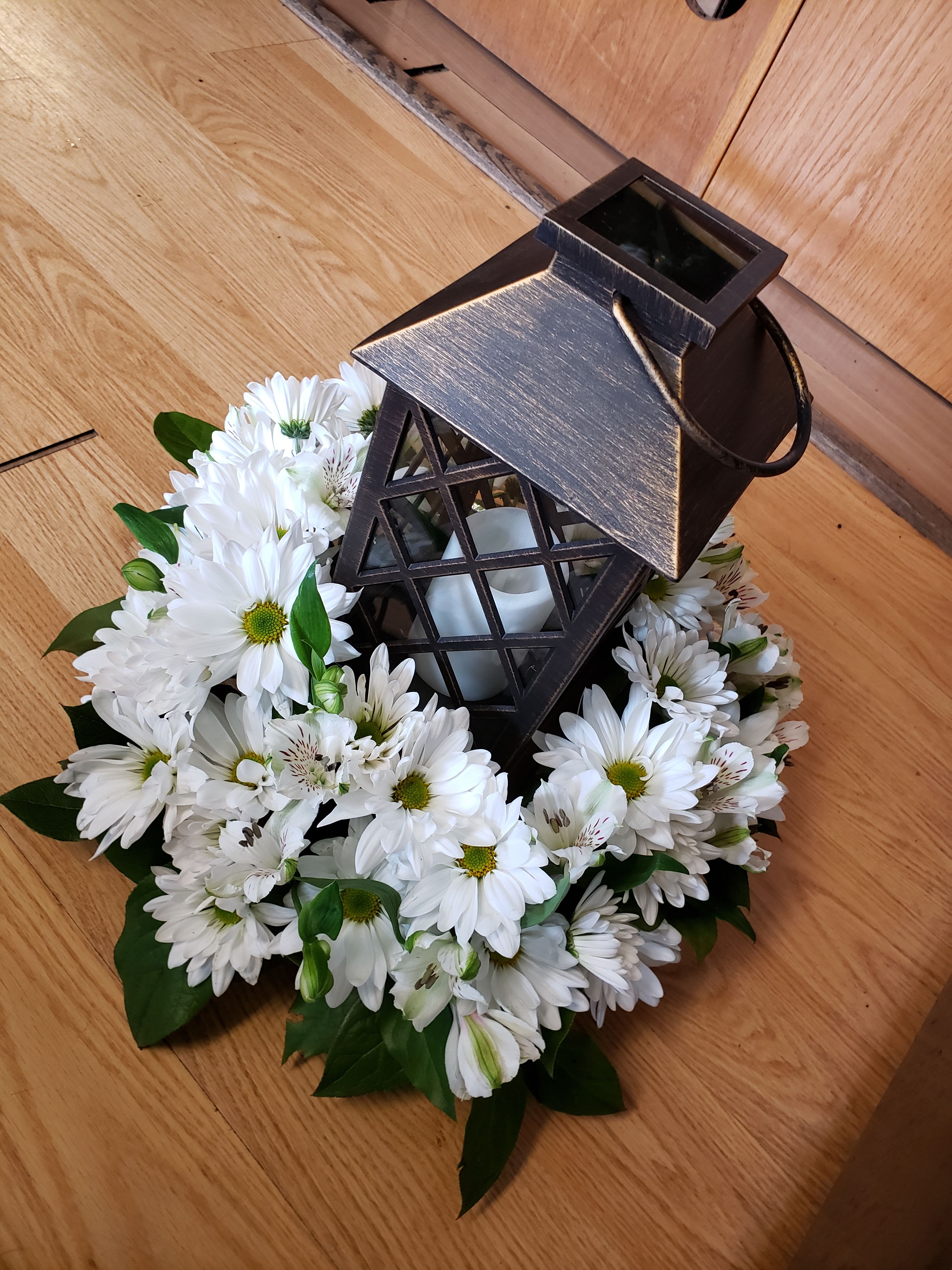 lamp with flowers - white flowers