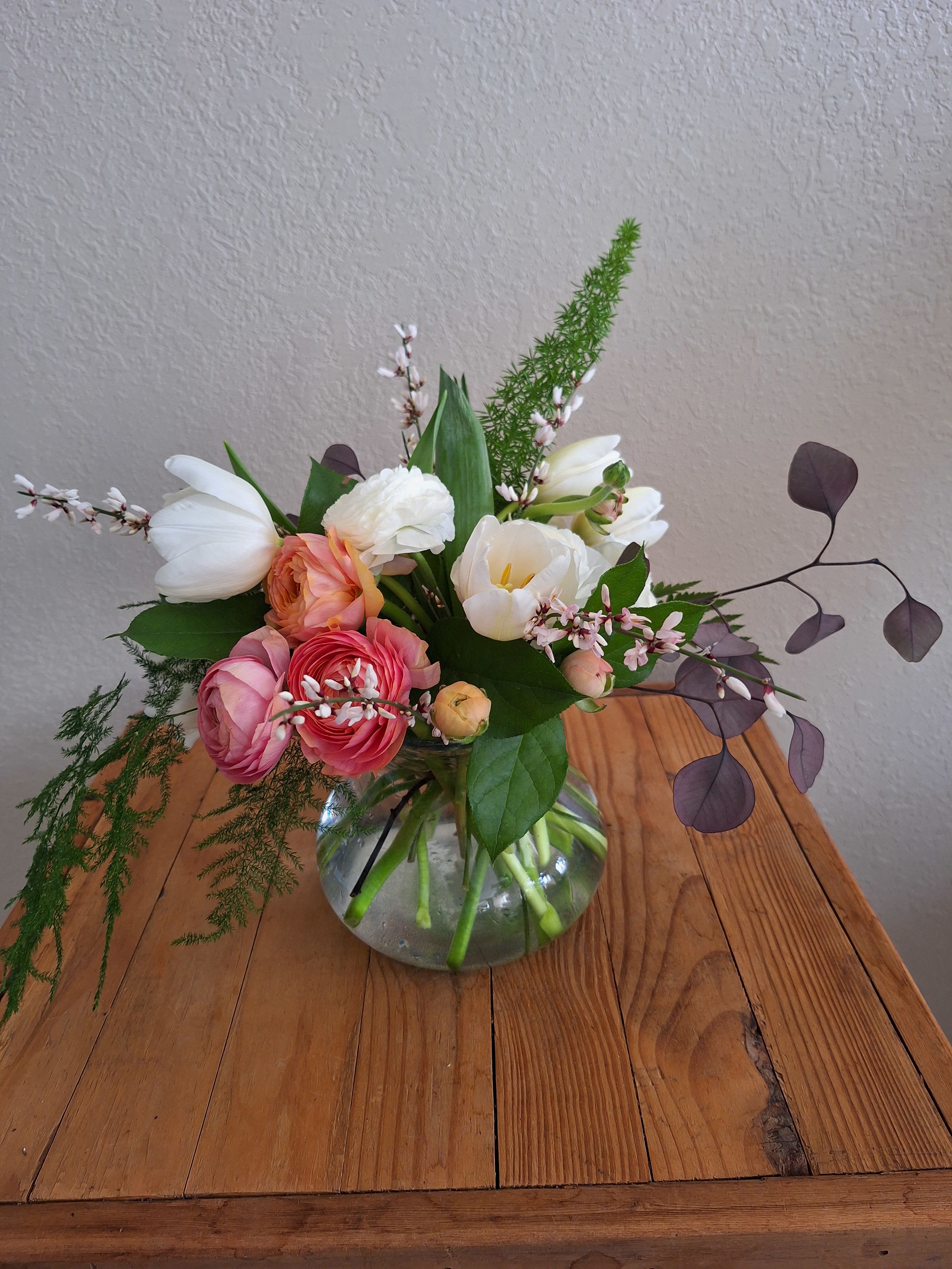 Soft Intentions - Share what's in your heart with this warm and soft vase arrangement. SAME DAY DELIVERIES will be with available blooms in stock. 