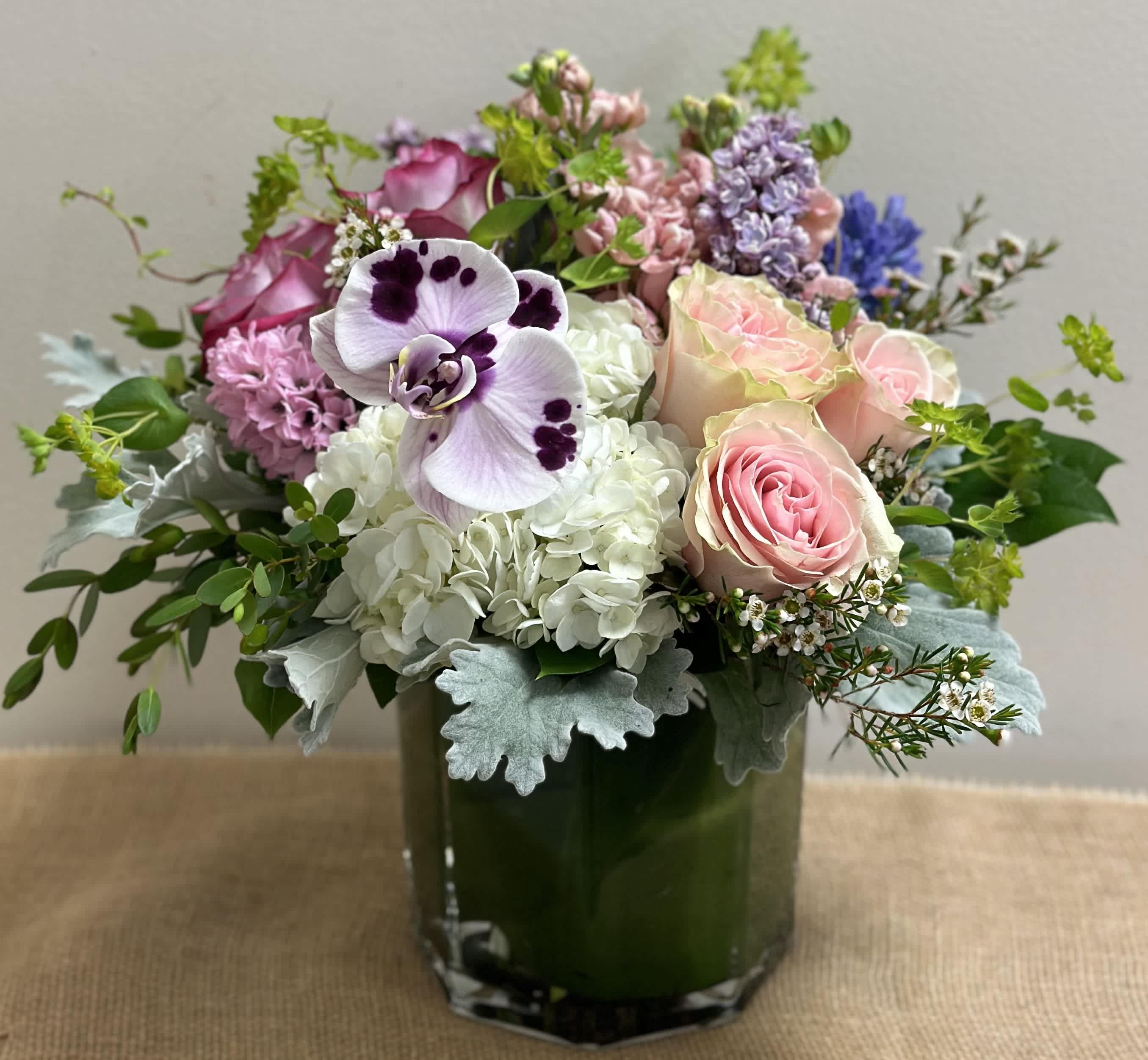 Happy Blooms Happy Blooms - Roses, Hydrangea, Hyacinth ,Stocks and others with a nice filer