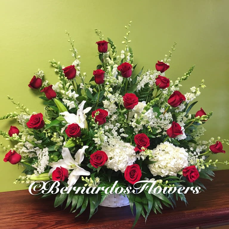 BFS-A21 Podium Arrangement - Sympathy Aline