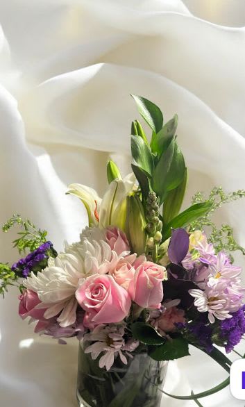 Shelly’s Floral - A luxurious Ivory runner with silk bloom everywhere.