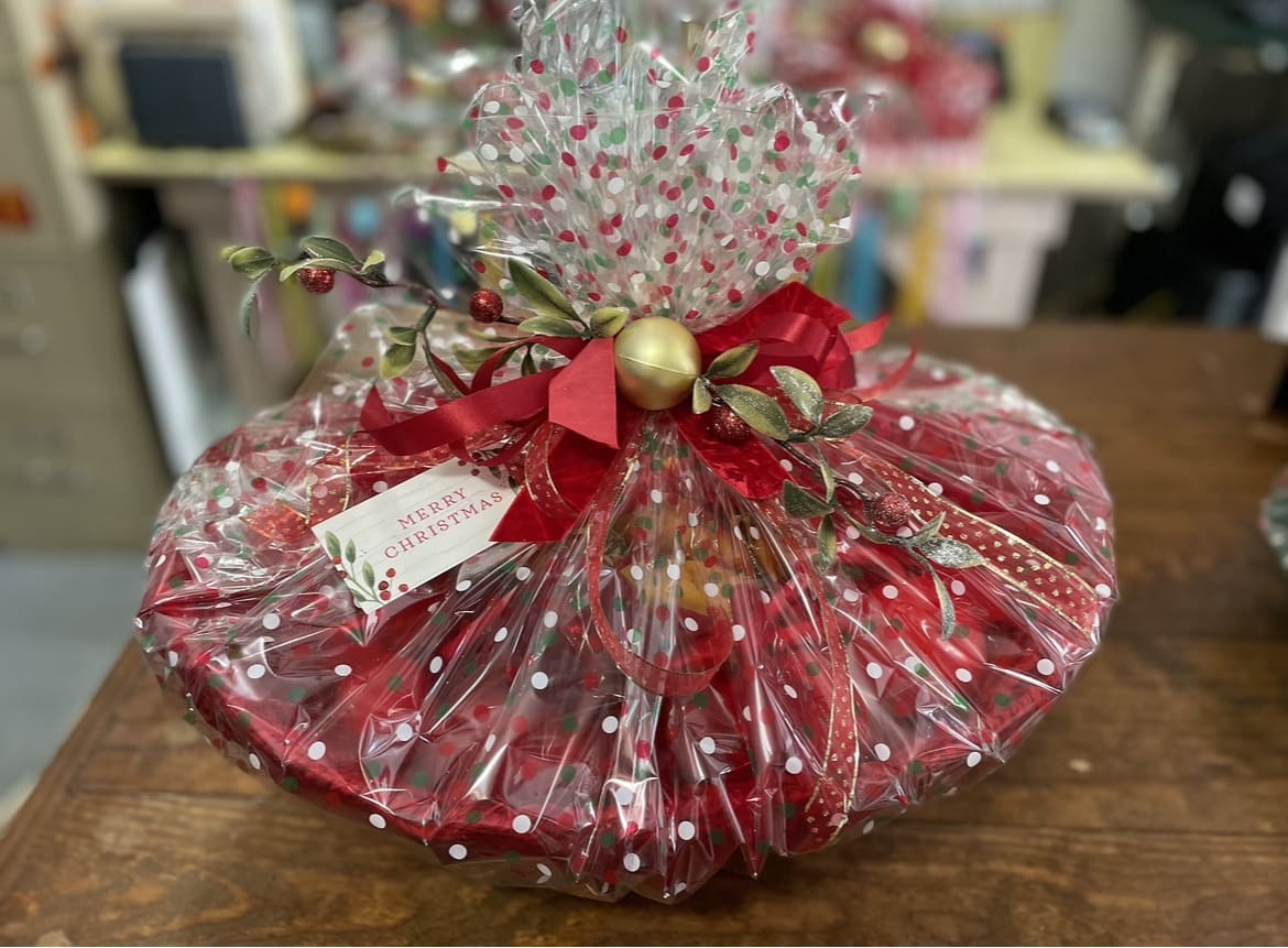 Christmas Gourmet Basket Christmas Gourmet Basket - Christmas Gourmet Basket - Having trouble sending to someone who has it all .. send some goodies for them to enjoy. Mixed nuts - Cheeses - Crackers- Summer Sausage- Cookies- Fruit- Chocolates & Popcorn. Note: If upgraded we and a few more items.