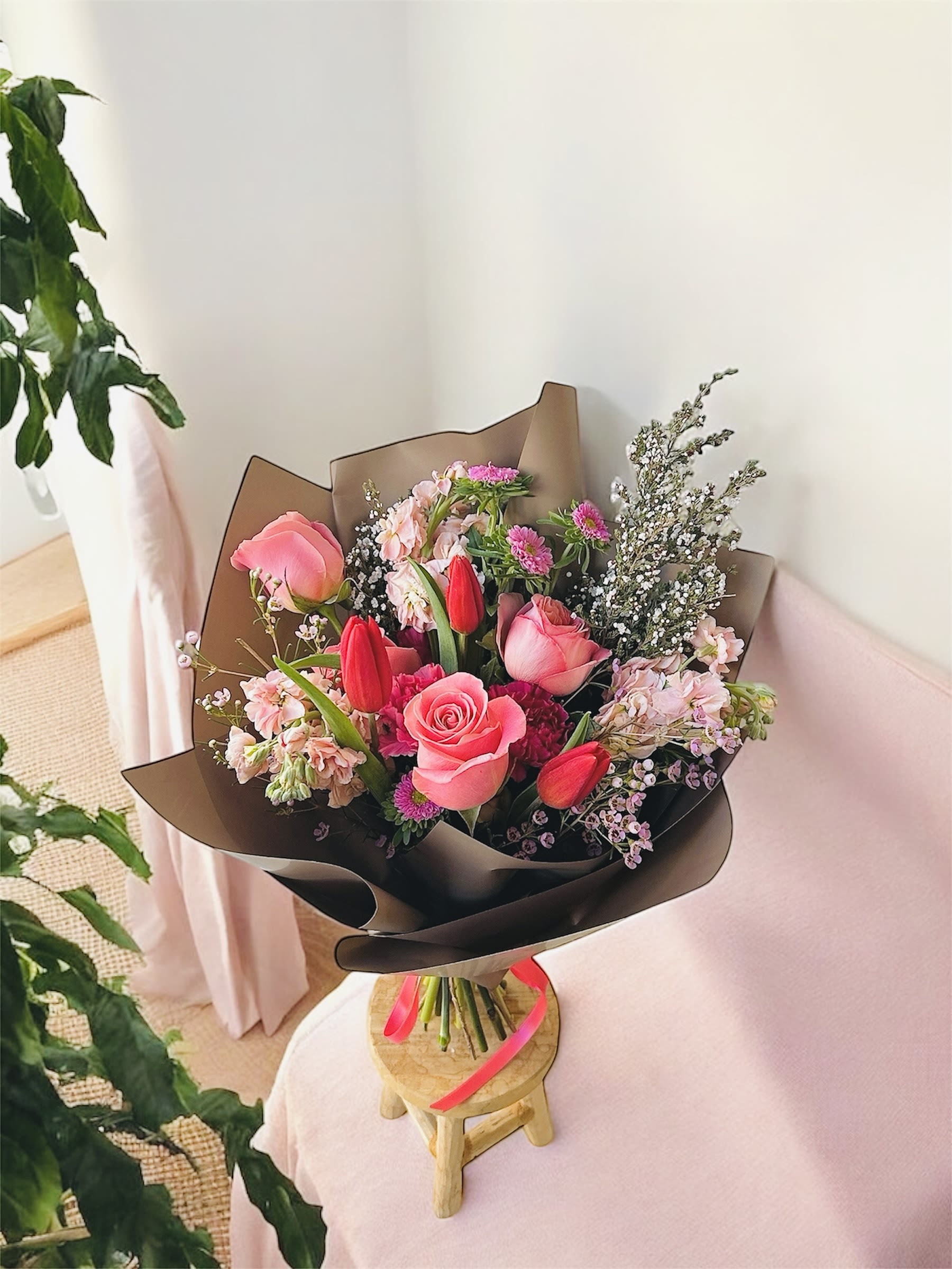 Rosé Cardamom - * light brown wrapping paper available!   Please keep in kind that no arrangement can be made identical to the photos shown (as some flowers are seasonal). Therefore, we will substitute them accordingly with in-season flowers instead. We will do our absolute best to arrange the flowers as similar as possible with the photos shown!   For Bouquets, we DO NOT include vases unless you add one.  For Vased Flowers, we include vases.   Right now, you can expect spring blooms sourced from local farms.   We use small ordinary 4in by 3in cards. If you want to send flowers with a special messaging card, please choose one from add-ons!  Delivery: our standard delivery time window is between 3:00pm and 5:00pm.   If you have any questions regarding the order, please feel free to contact us!   Email: agapeflower.studio25@gmail.com   