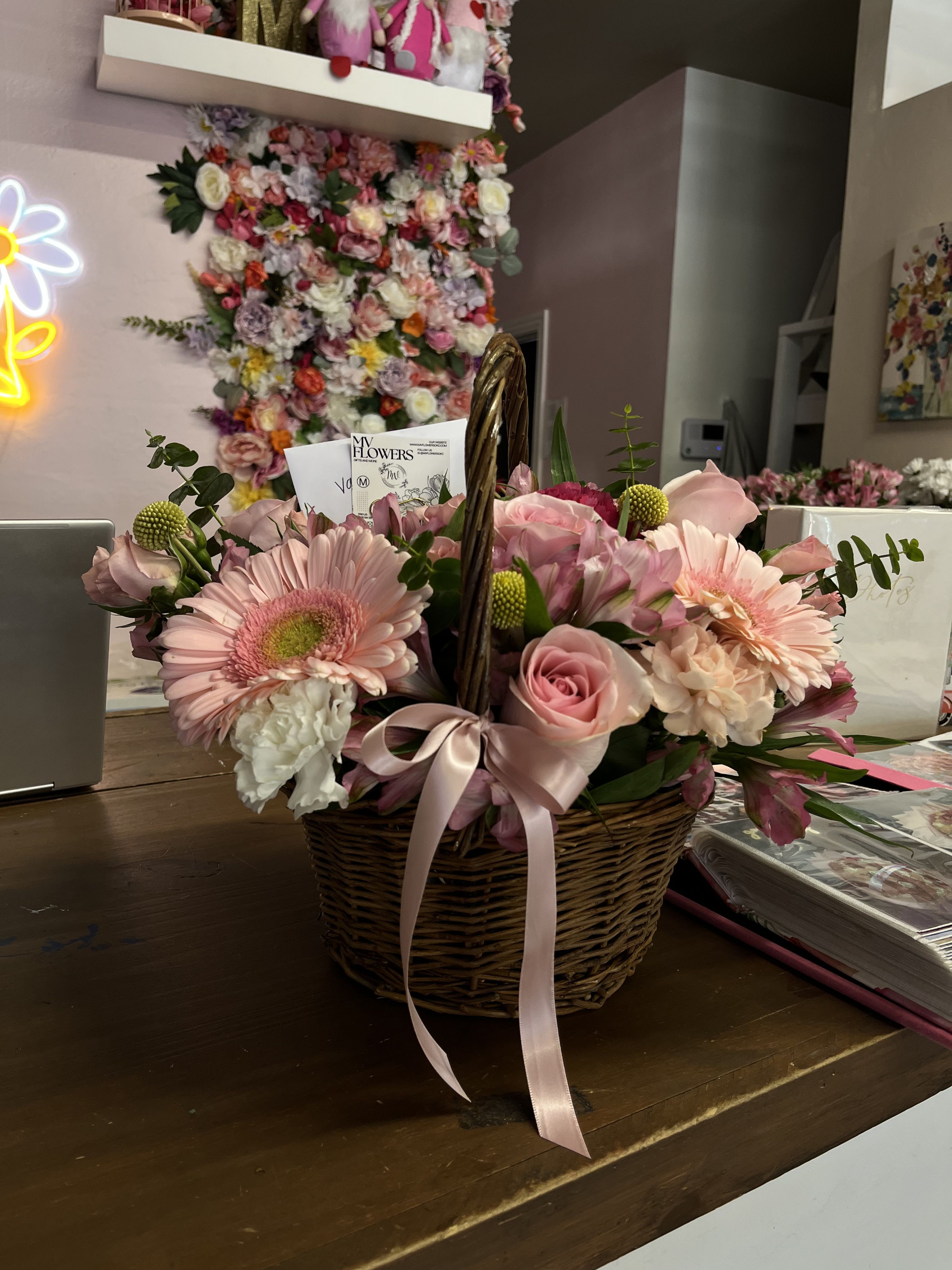 Coquette floral basket Coquette floral basket - A beautiful basket designed with pink shades perfect to show someone how much you appreciate them!