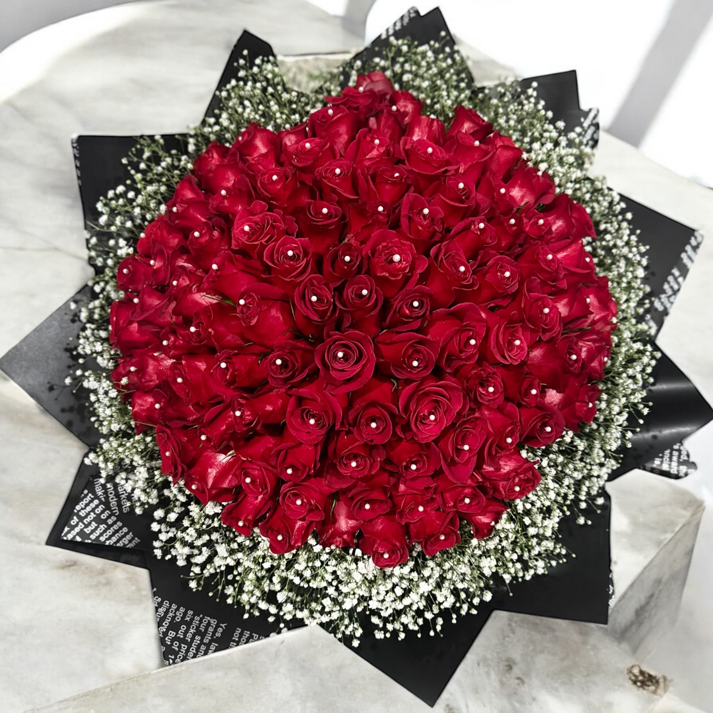 buchon red - The color of the paper may vary according to the customer's preference.