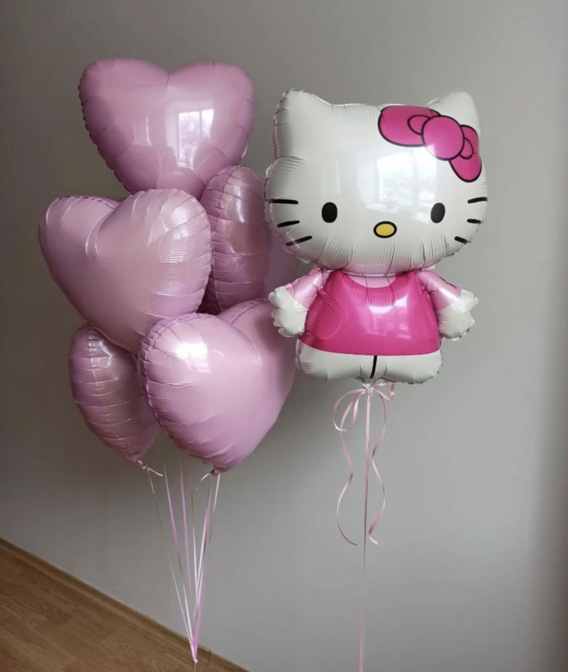 Bouquets of balloons  - We have the packages of balloons, in various colors, Standar: 5 balloons, Deluxe: 8 balloons, and Premium: 10 balloons