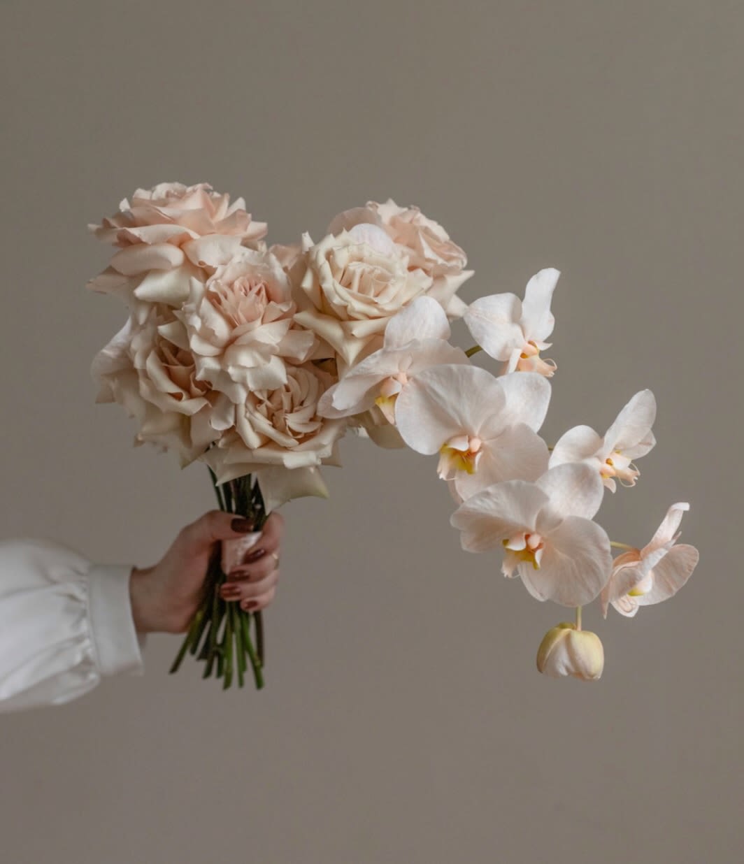 Bridal Bouquet &quot;Cream Brûlée&quot; - Hand Tie Bridal Bouquet.  Standard size - Bridal Bouquet Deluxe size - Bridal Bouquet + Boutonniere