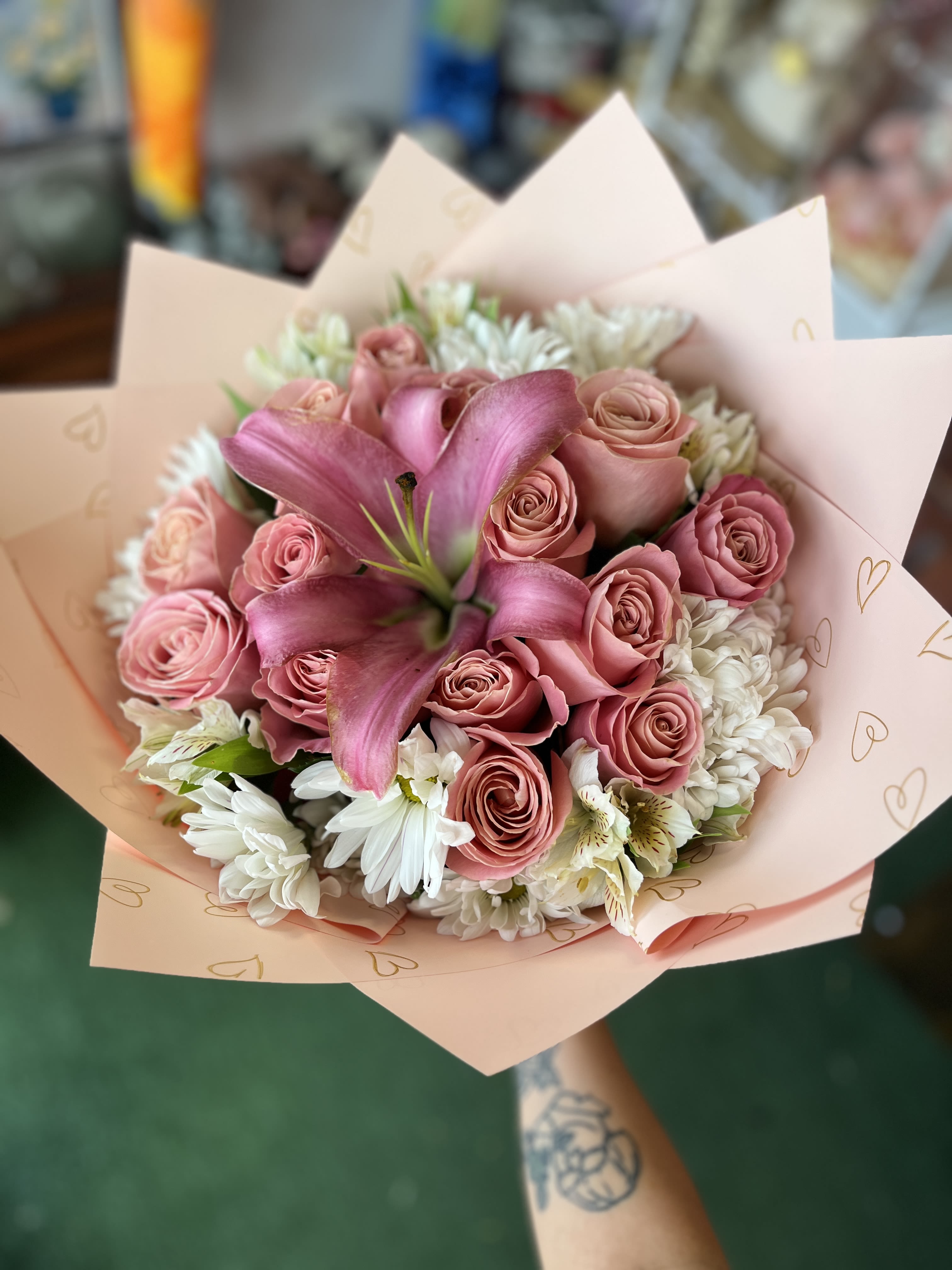 Pink excellence - White and pink flowers ; buchon style. 