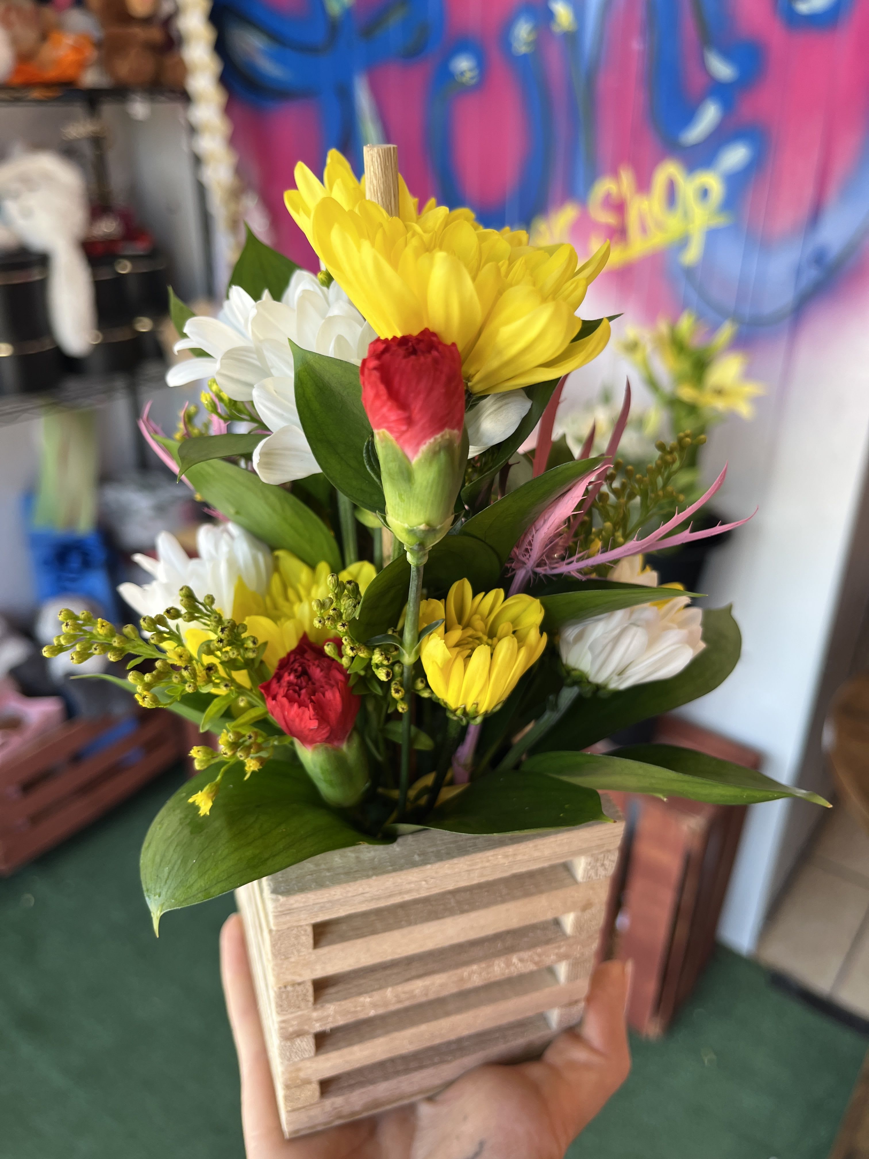 Warm affection - Mini arrangment; perfect budget gesture 