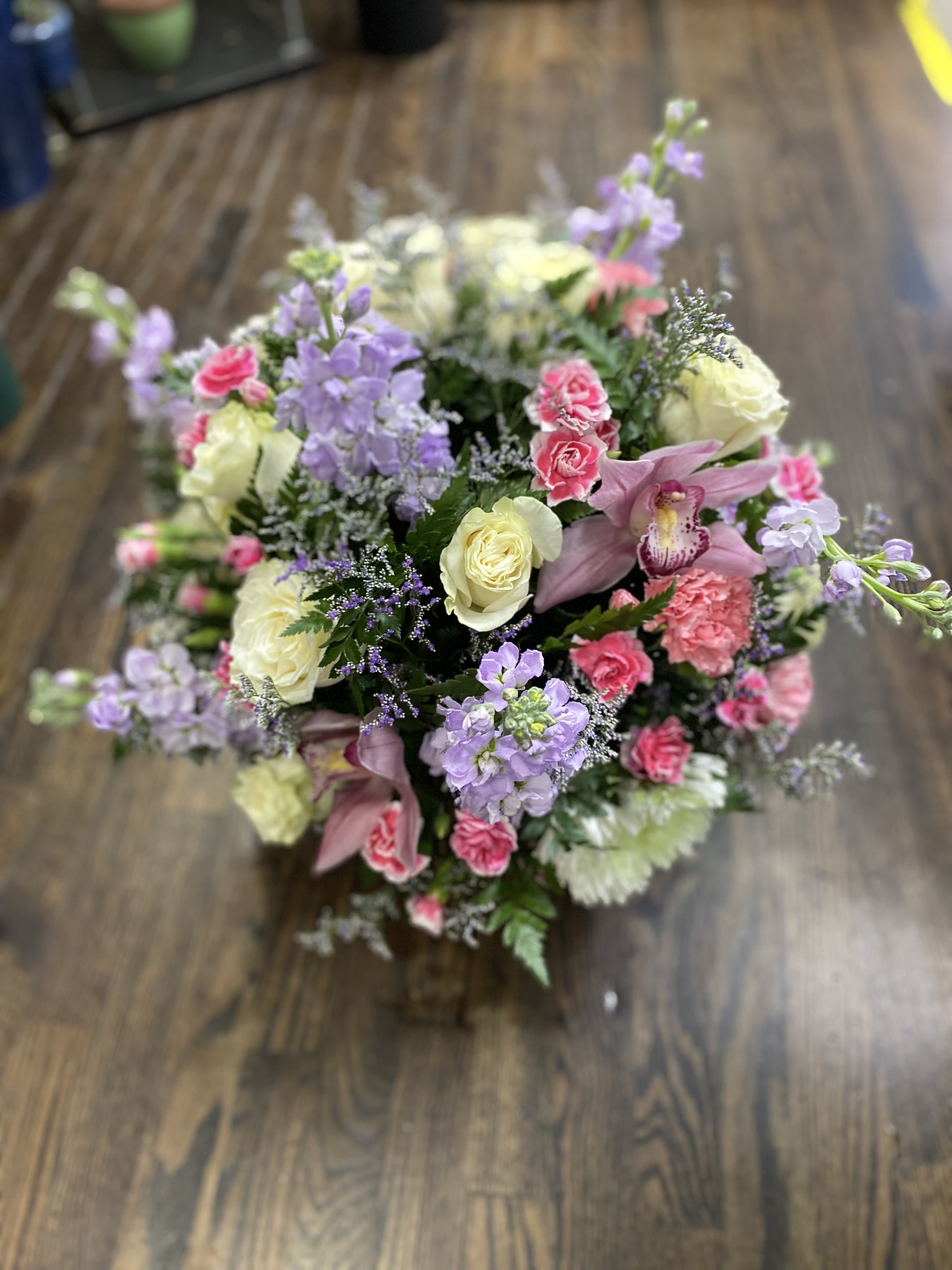 Stunning Vase Bouquet - This exquisite floral arrangement is designed to captivate and delight, perfect for any occasion. 