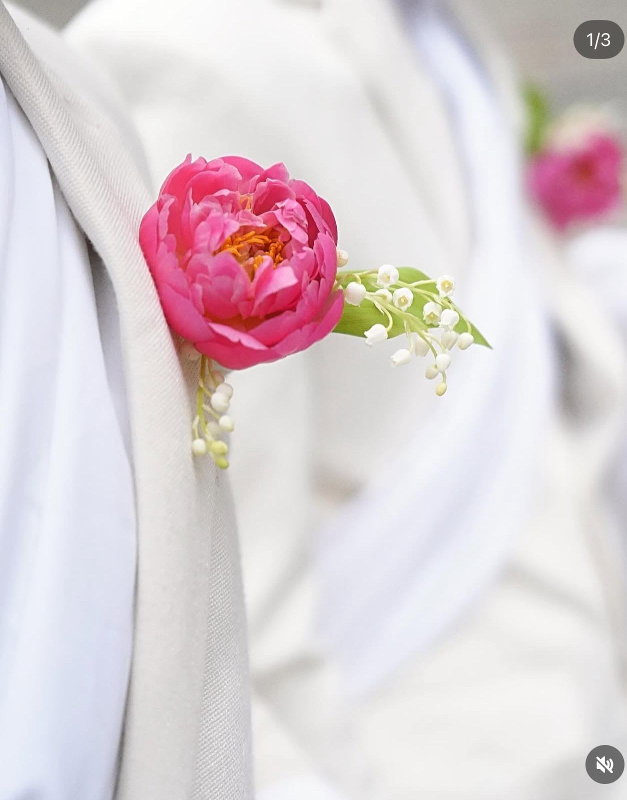 Fluer d'Homme - Custom Boutonnière A tailored floral accent designed to complement any suit and occasion. From timeless roses to modern textural elements — we create bespoke boutonnières to match your event, style, and story.