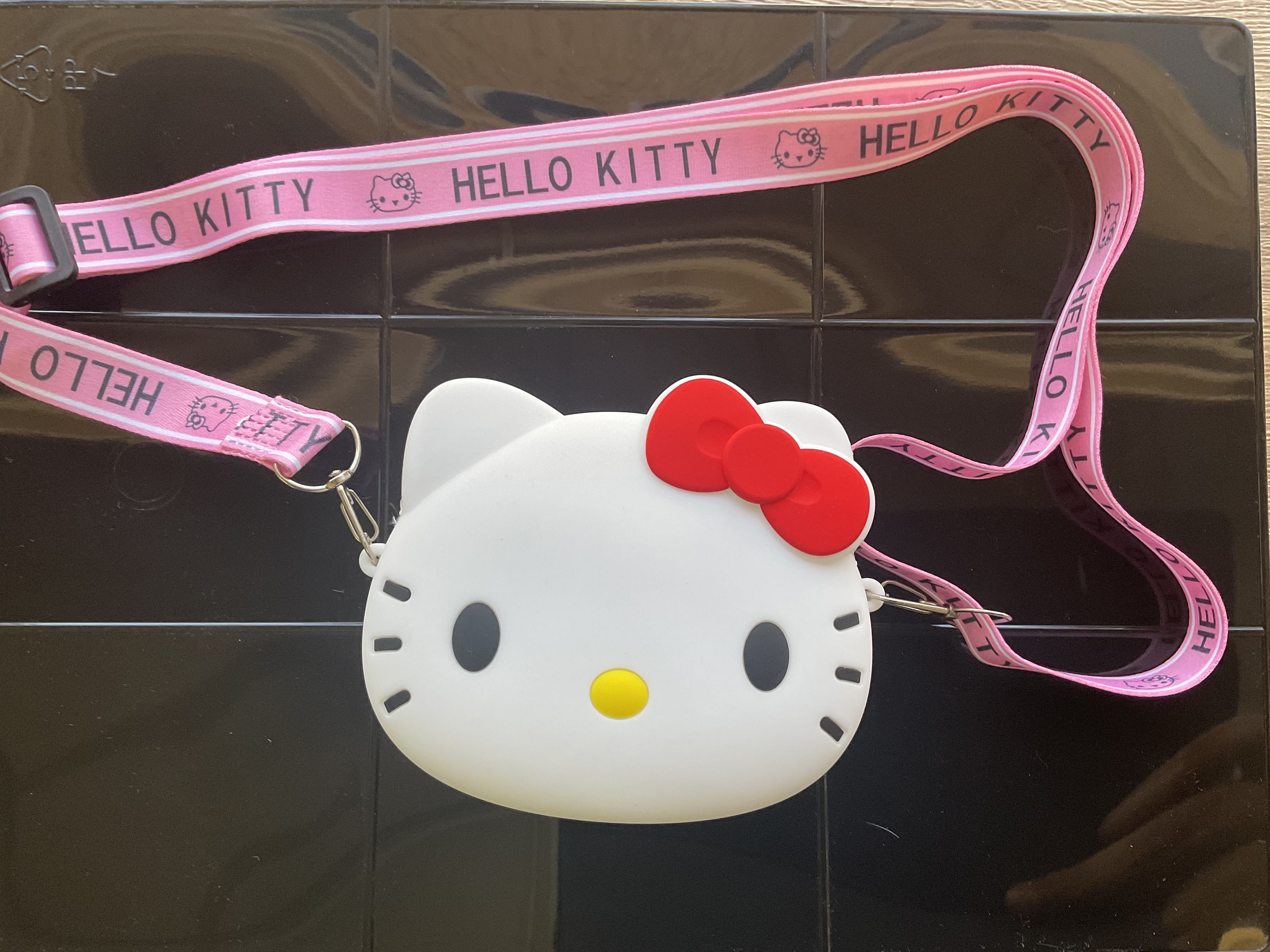 Hello Kitty Mini Purse Hello Kitty Mini Purse - hand size purse