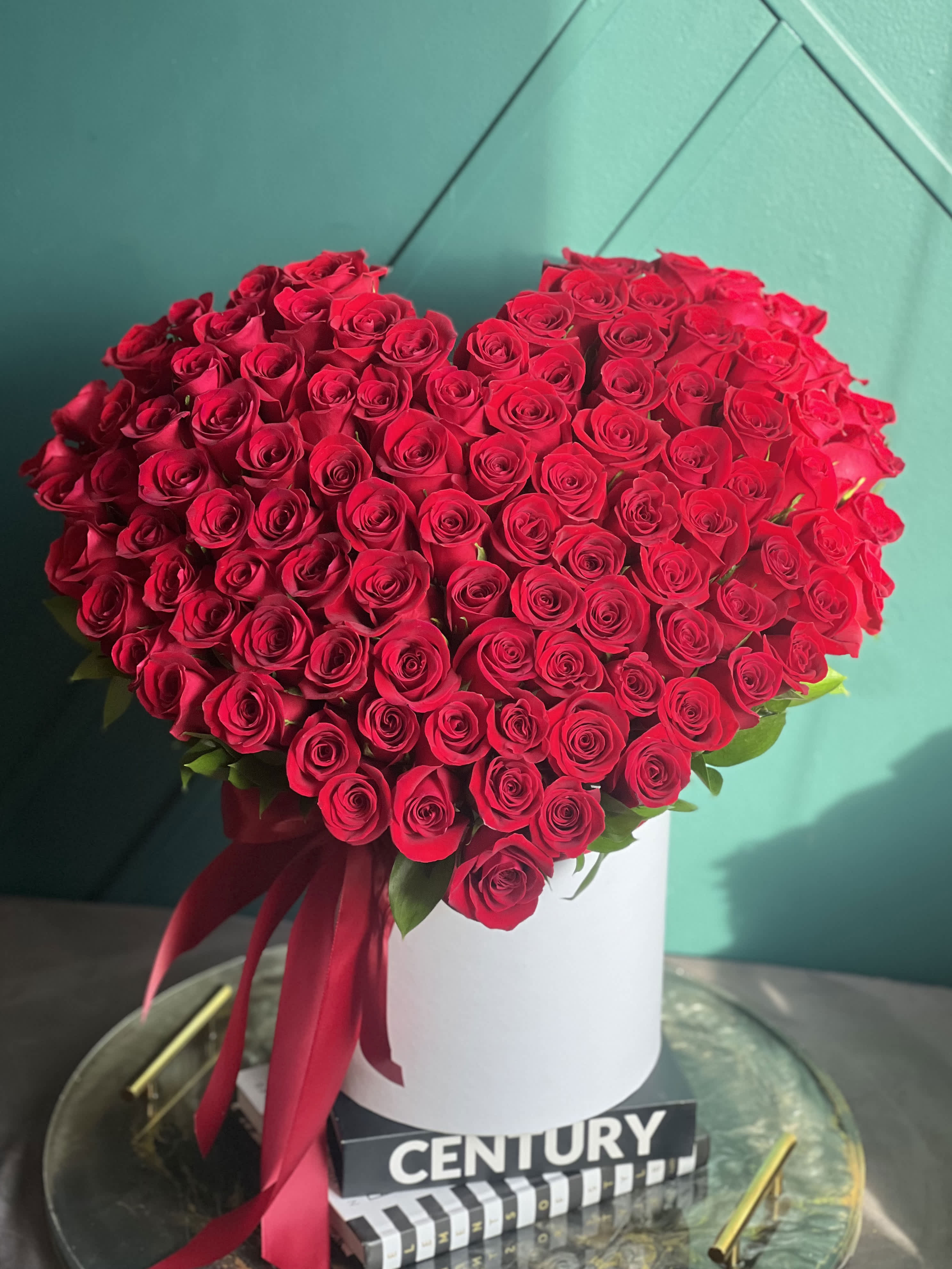 100 red roses. Heart-shaped roses design  - 100 red roses. Heart-shaped roses design 