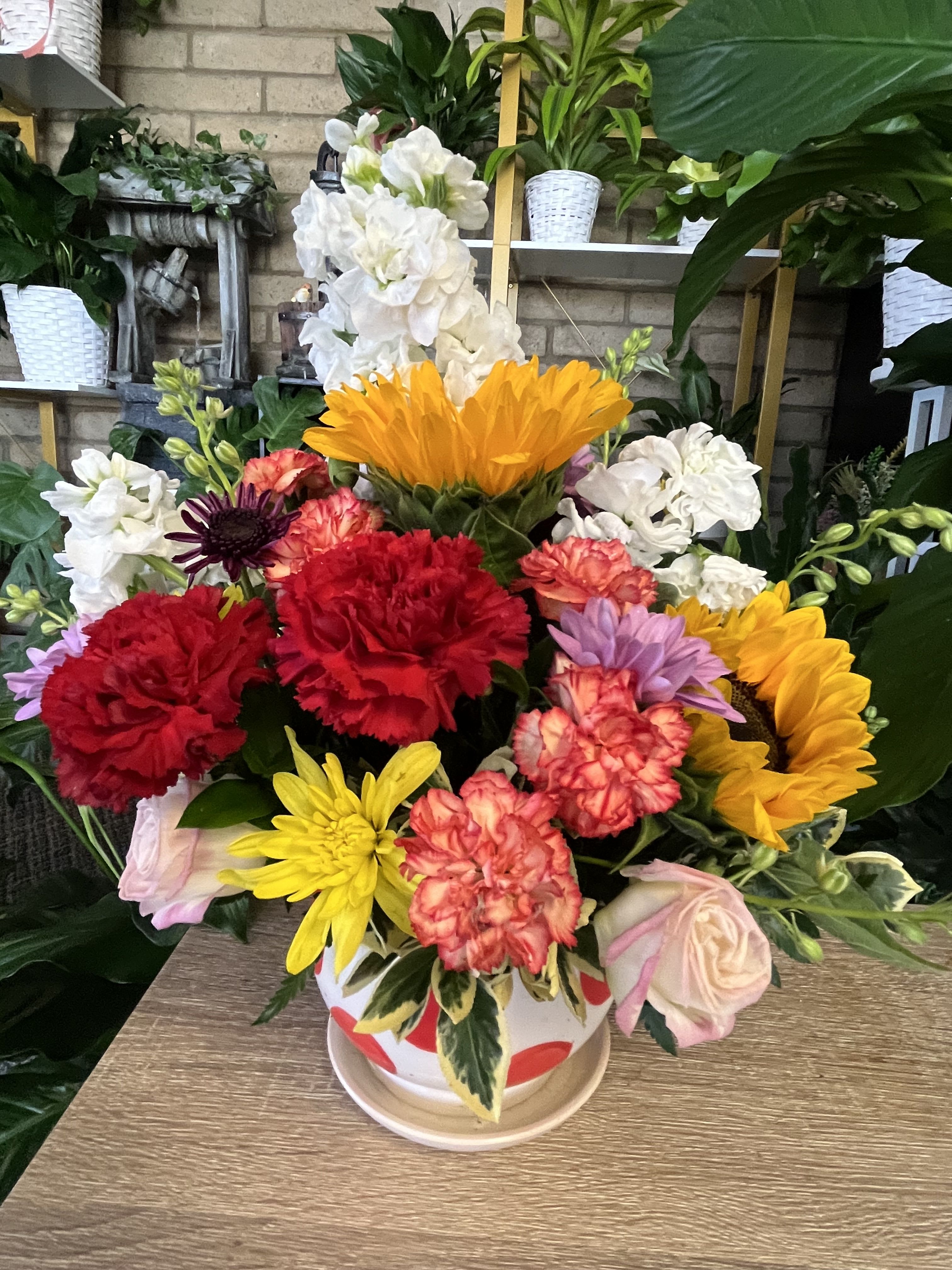 Red polka dot Red polka dot - fresh flowers in polka dot vase