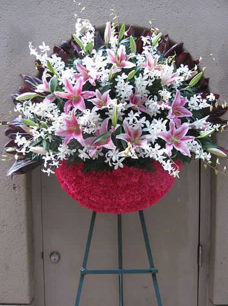Half Moon Wreath - W60030 Half Moon Wreath - W60030 - Half moon funeral wreath.