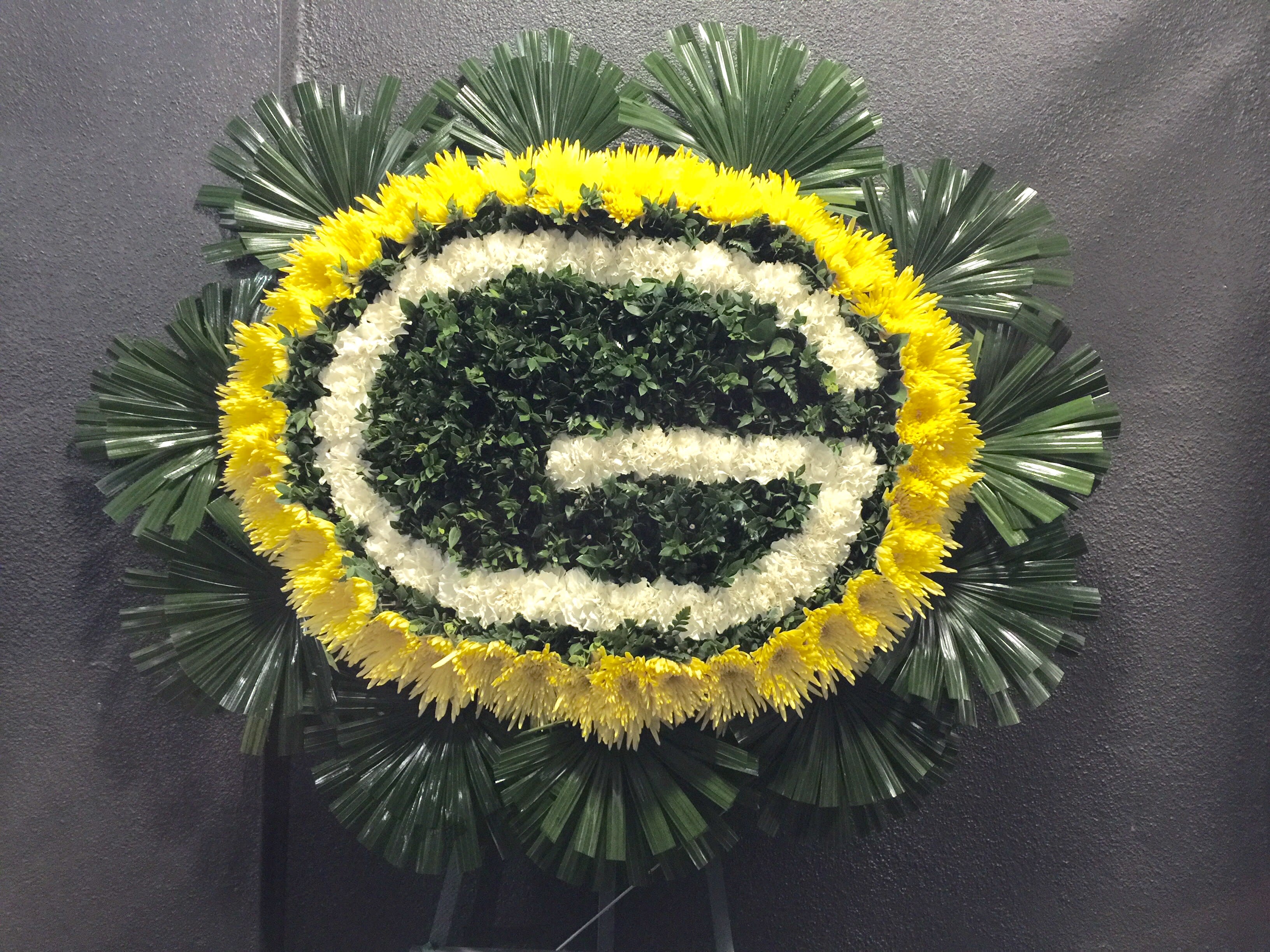 Green Bay Packer Wreath - F3501 - Custom made NFL Logo theme. Filled by mum and greenery. 