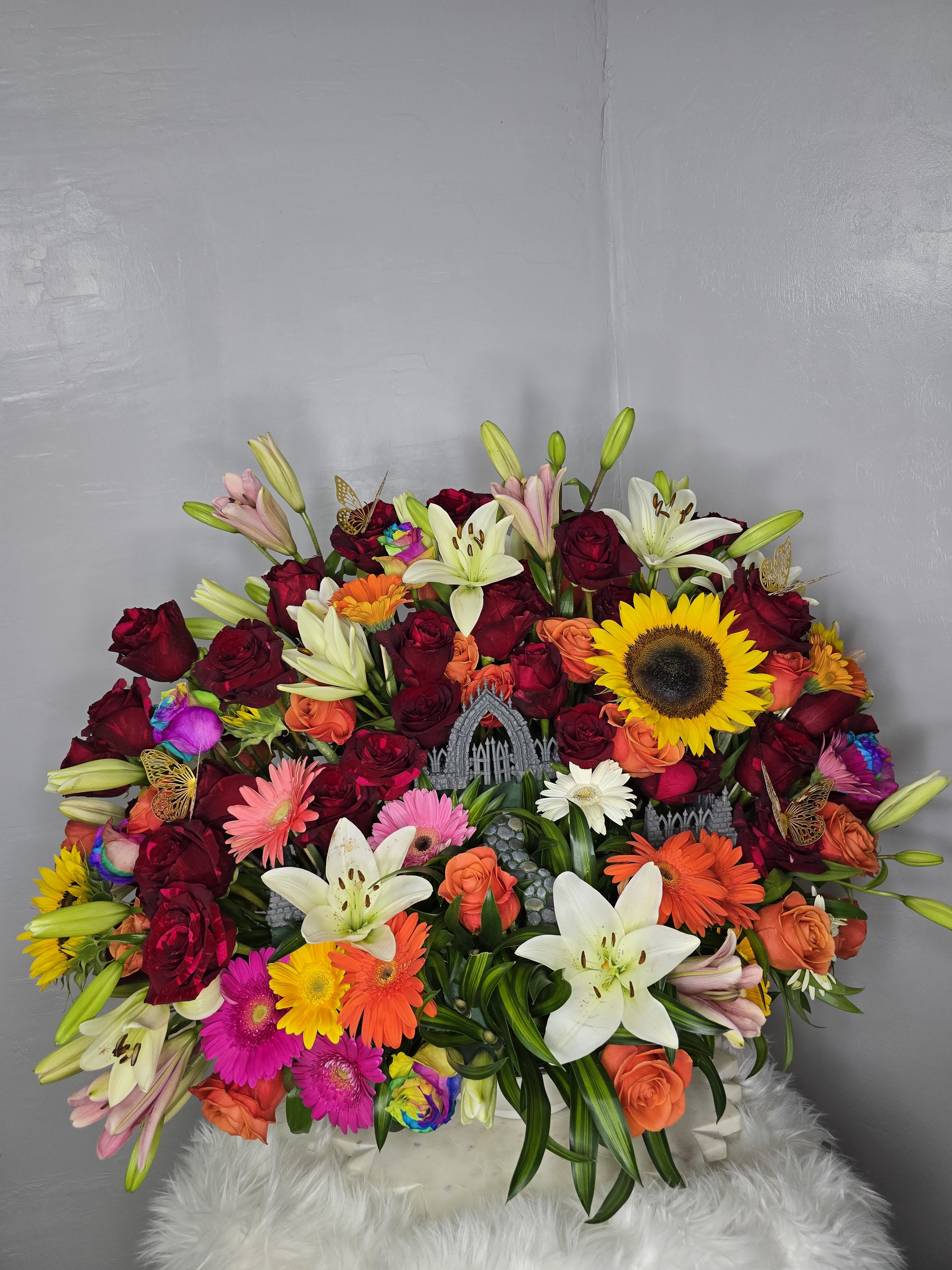 Large Spring Arragement -  Mixed Floral Arrangement – Perfect for Lobbies, Offices &amp; Living Spaces  Bring life, color, and elegance to your space with our custom mixed floral arrangements — designed to elevate any room, whether it’s a home entryway, office reception, or professional workspace.  Crafted with fresh seasonal blooms, each arrangement is styled to match your environment and aesthetic. Whether you prefer soft neutrals, vibrant accents, or something bold and modern, we tailor the size, color palette, and decorative details to your vision.   Ideal for creating a welcoming atmosphere, impressing clients, or simply refreshing your surroundings with natural beauty.