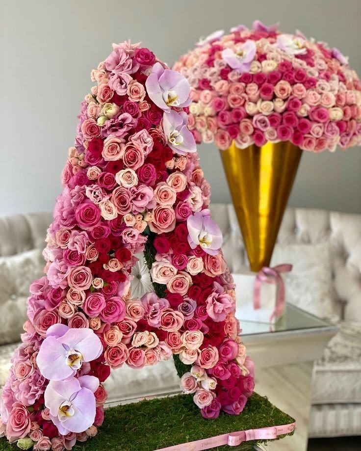 Small 3D Letter - A Personalized Bloom with Big Meaning  Tiny but unforgettable. Our small 3D floral letters are the perfect way to turn an initial into a meaningful gesture. Crafted with fresh blooms in your choice of colors, each letter is full of charm, love, and personal touch.  Whether it’s for a name, a sweetheart’s initial, or a baby shower — this piece says it all, beautifully and delicately.   Delivery available — Make it personal, make it floral. Only at Yansa Flowers  