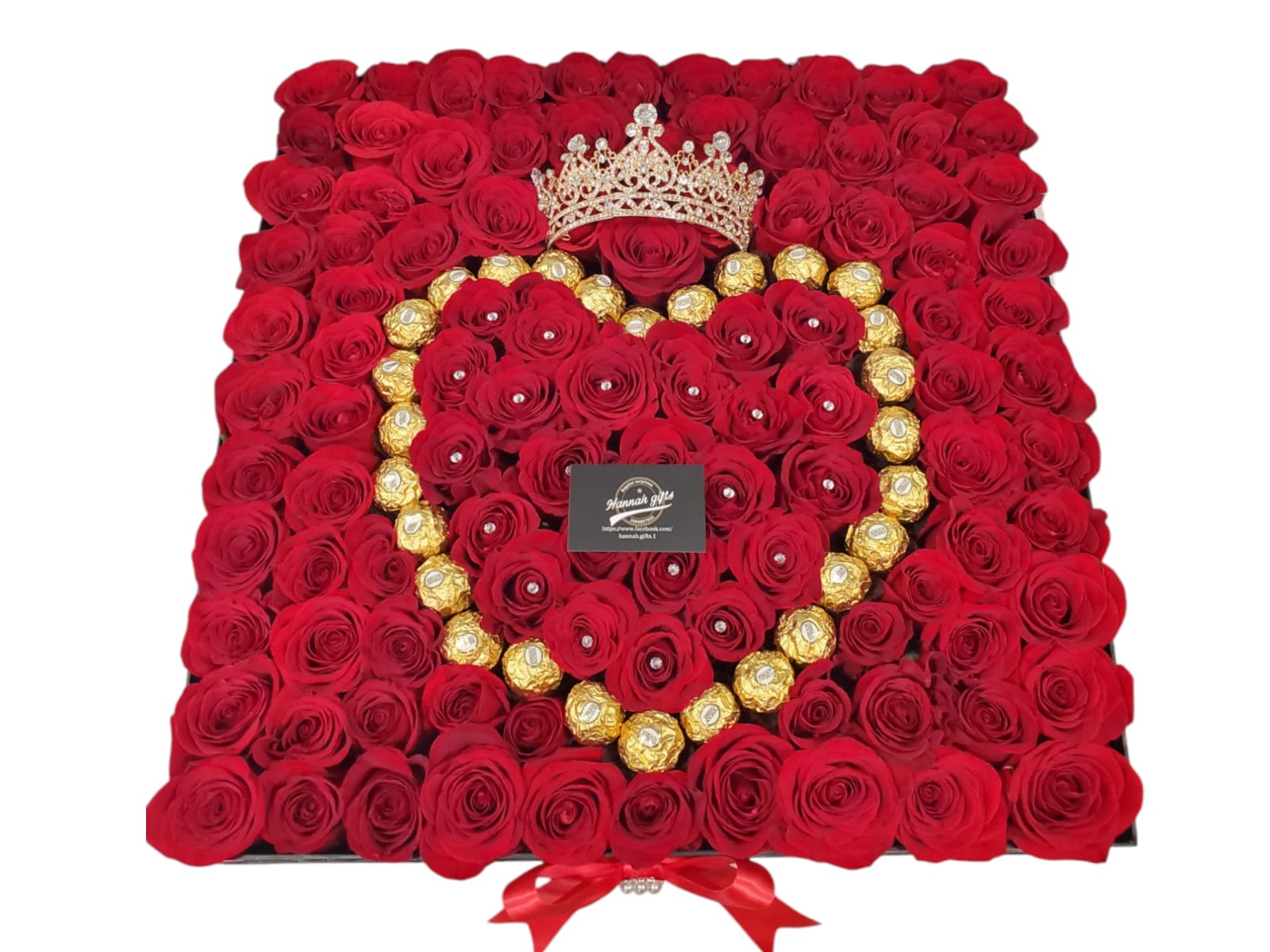 Square luxury box - Luxury box  of roses is a large box of roses with a quantity of 100 to 115 roses with chocolates and a crown ideal for all occasions