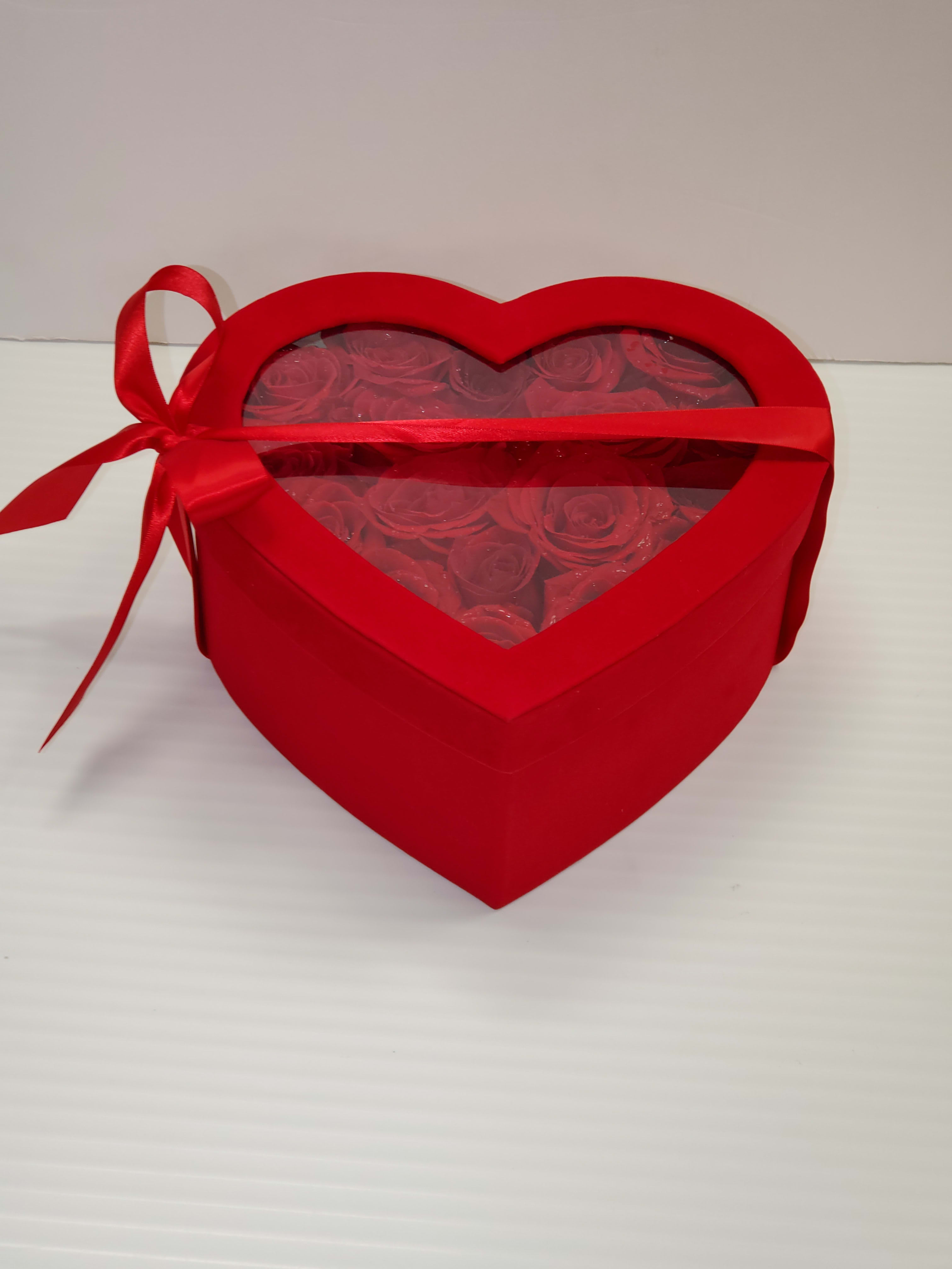 Box of Love - Velvet red box comes with lid. Red beautiful roses to give to a special person.  Great gift.