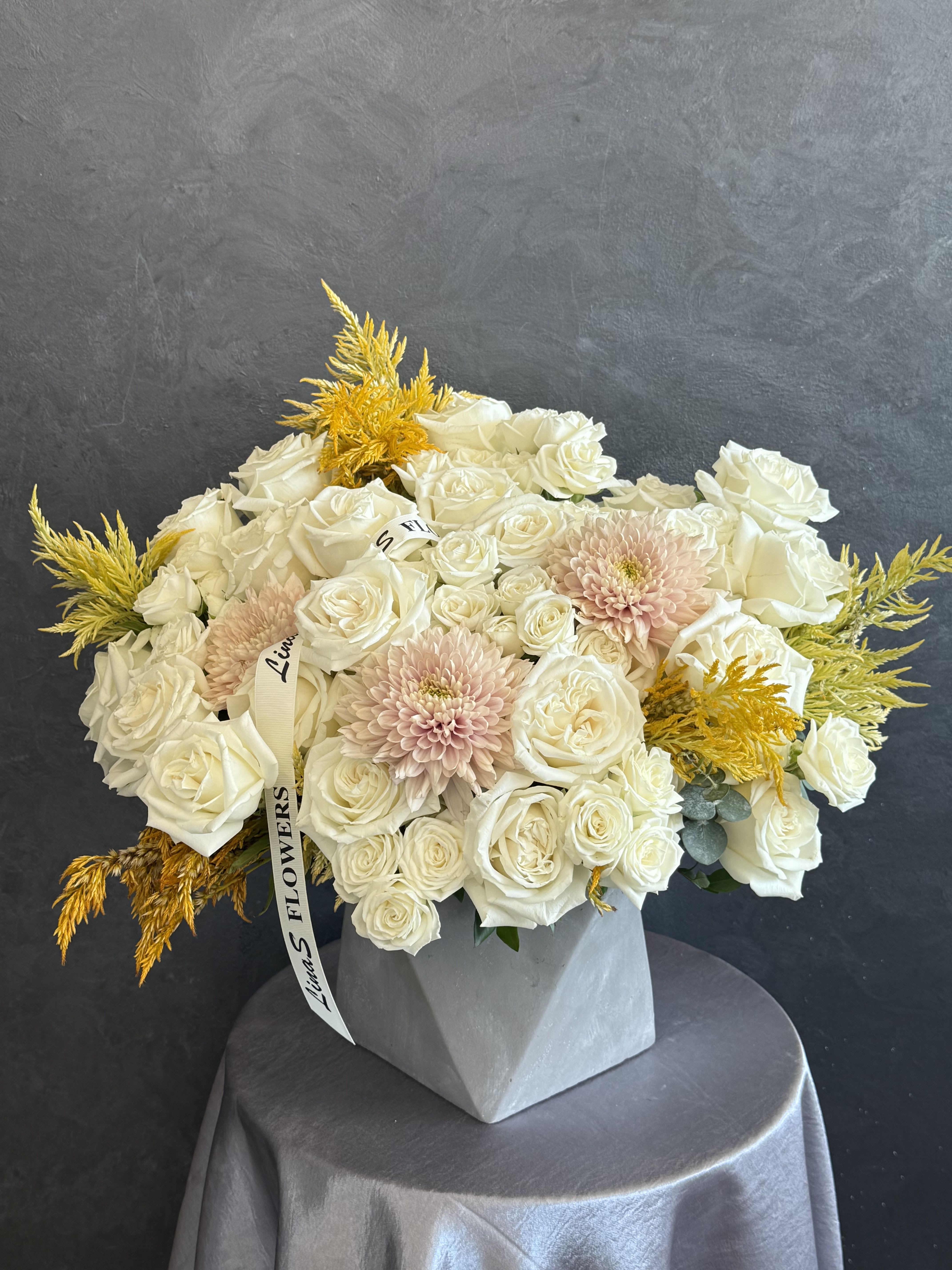 Amelia Amelia - “A cheerful blend of white and yellow blooms, radiating light, freshness, and gentle charm.”