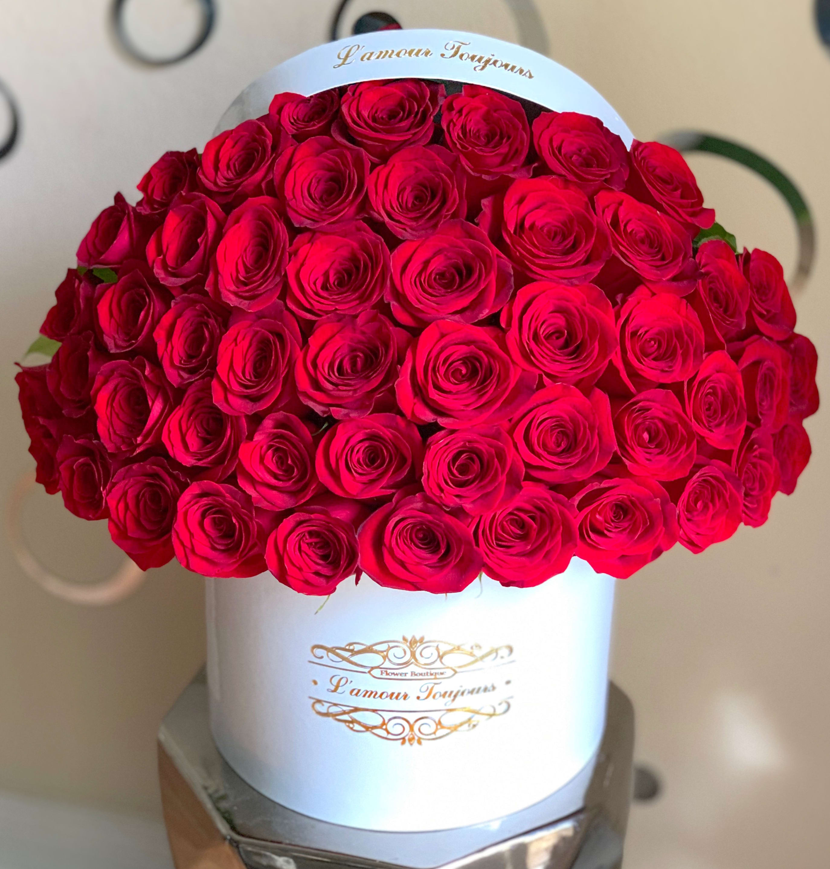 Boutique Signature Box - Los Angeles Same Day Delivery Boutique Signature Box - Los Angeles Same Day Delivery - 50 Premium Fresh Red Roses