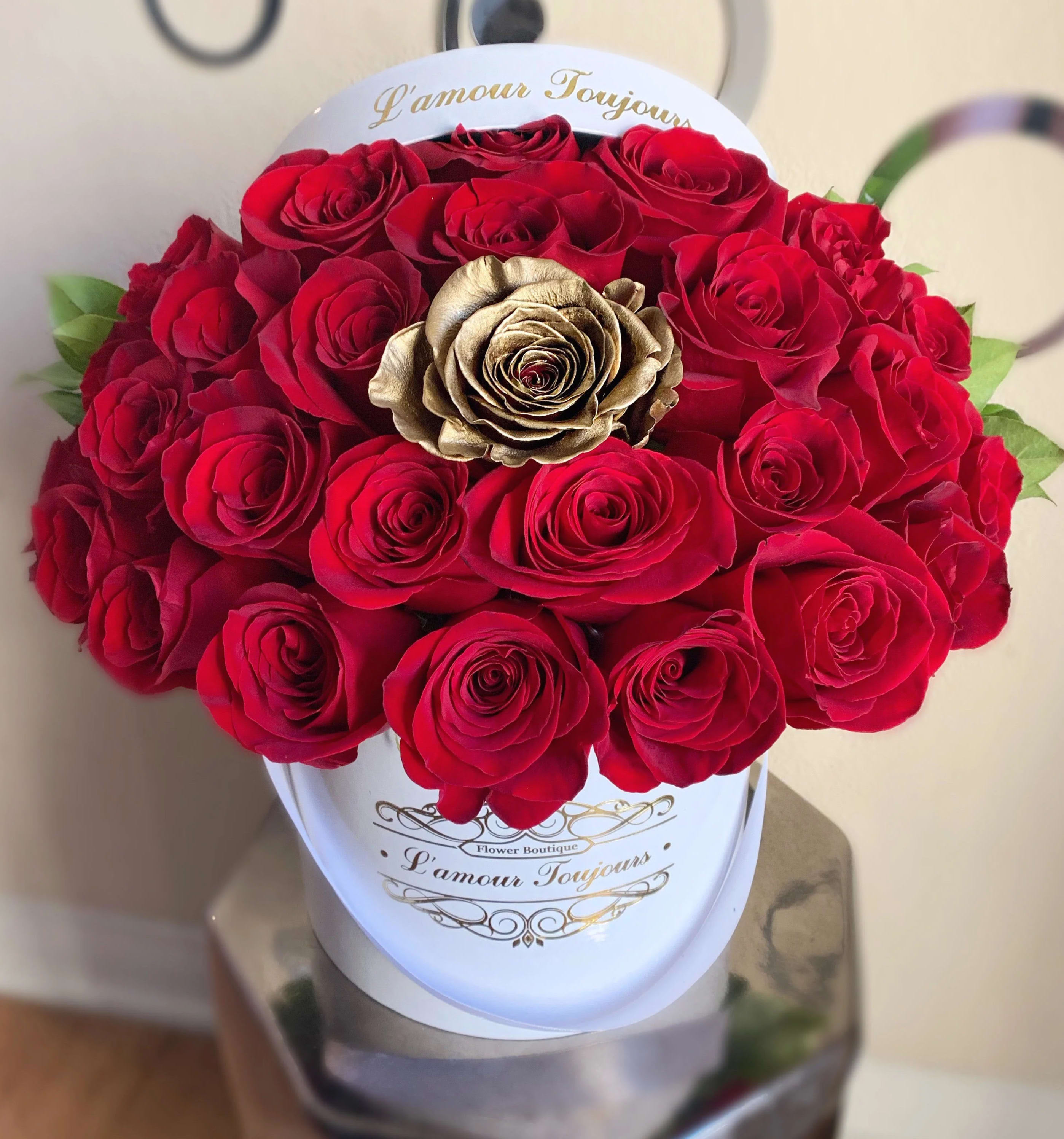 French Kiss Signature Box - Hollywood Same Day Flower Delivery French Kiss Signature Box - Hollywood Same Day Flower Delivery - 25 Premium Fresh Roses