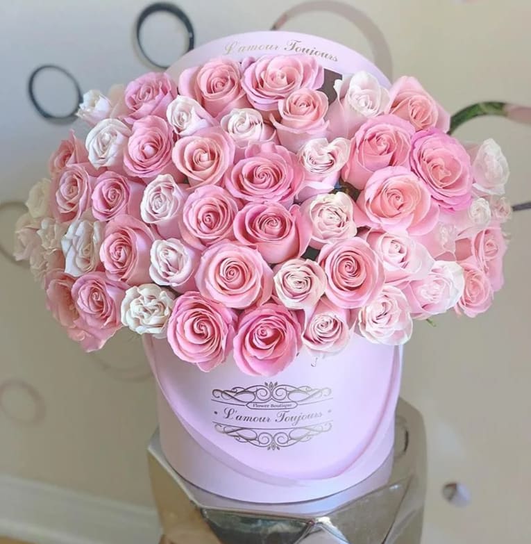 The Original Pink Signature Box The Original Pink Signature Box - 75 Premium Fresh Variety Pink Roses