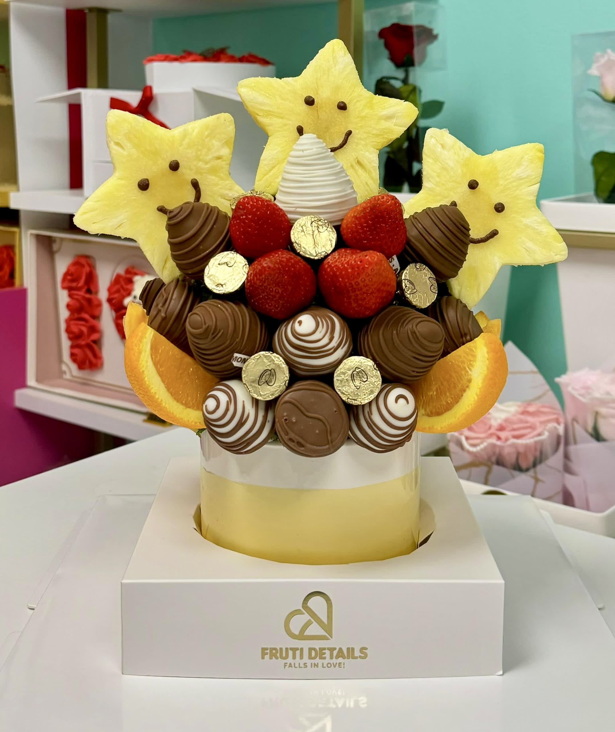 Fruit Bouquet Happy Smile - Fruit bouquet - Happy Smile. Send Fruit Arrangements from Miami. We offer Same Day Delivery To Doral fl., hialeah or brickell. Ours Fresh Fruit Handmade for Fruit experts in Ours Store in Mami Spinf florida. We ofer Same Day Delivery To Doral, Kendall and homestead and other place as Hialeah, Miami lake, Brickell, Mami beach at Aventura mall. Send Fruit bouquet for Anniversary gifts, Romantic Moments, for wife gifts and mores.  include: 3 pineapples Heart with chocolate Covered &quot;' Smile&quot;'  Strawberries, Cantaloupe ,Chocolate Kiss Chocolate covered Marshmallow  Options 1.  Pink Chocolate Covered  Options 2.  White Chocolate Covered Options 3.  Blue Chocolate Covered, our