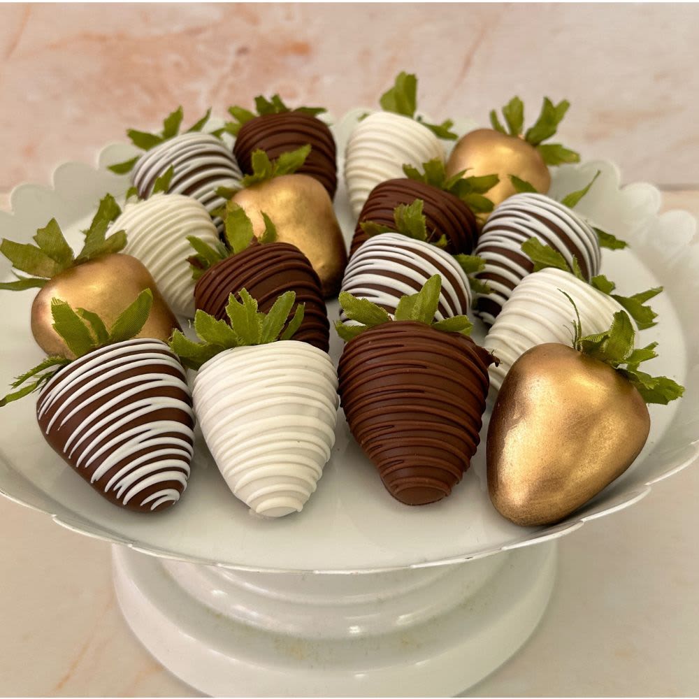 Chocolate Covered Strawberries premium - Chocolate Covered strawberry For Birthday - Chocolate Strawberries for Any occasion  Sending Chocolate covered strawberries from Miami Florida, ours fresh strawberries decorated with premium chocolate covered for happy birthday, get well soon, thanks you, congratulations are special and sweet.  include: options 01: 16 Chocolate Covered Strawberries  options 02: 12 Chocolate Covered Strawberries  options 03: 09 Chocolate Covered Strawberries 