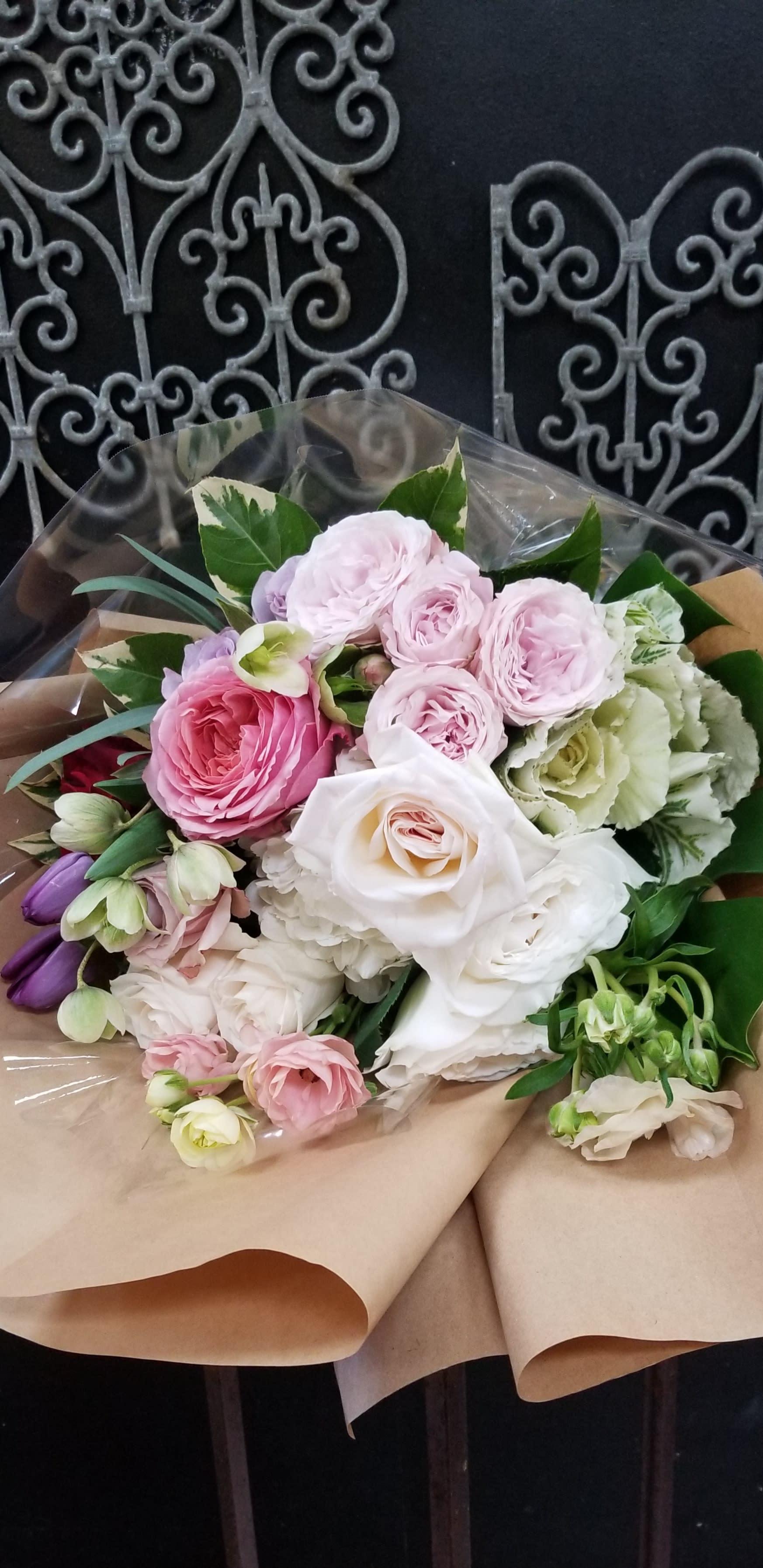 DYNAMITE BOUQUET BY CHARLENE - For the lady who loves &quot;Peony&quot; on October, you create beautiful fragrance garden roses bouquet for her