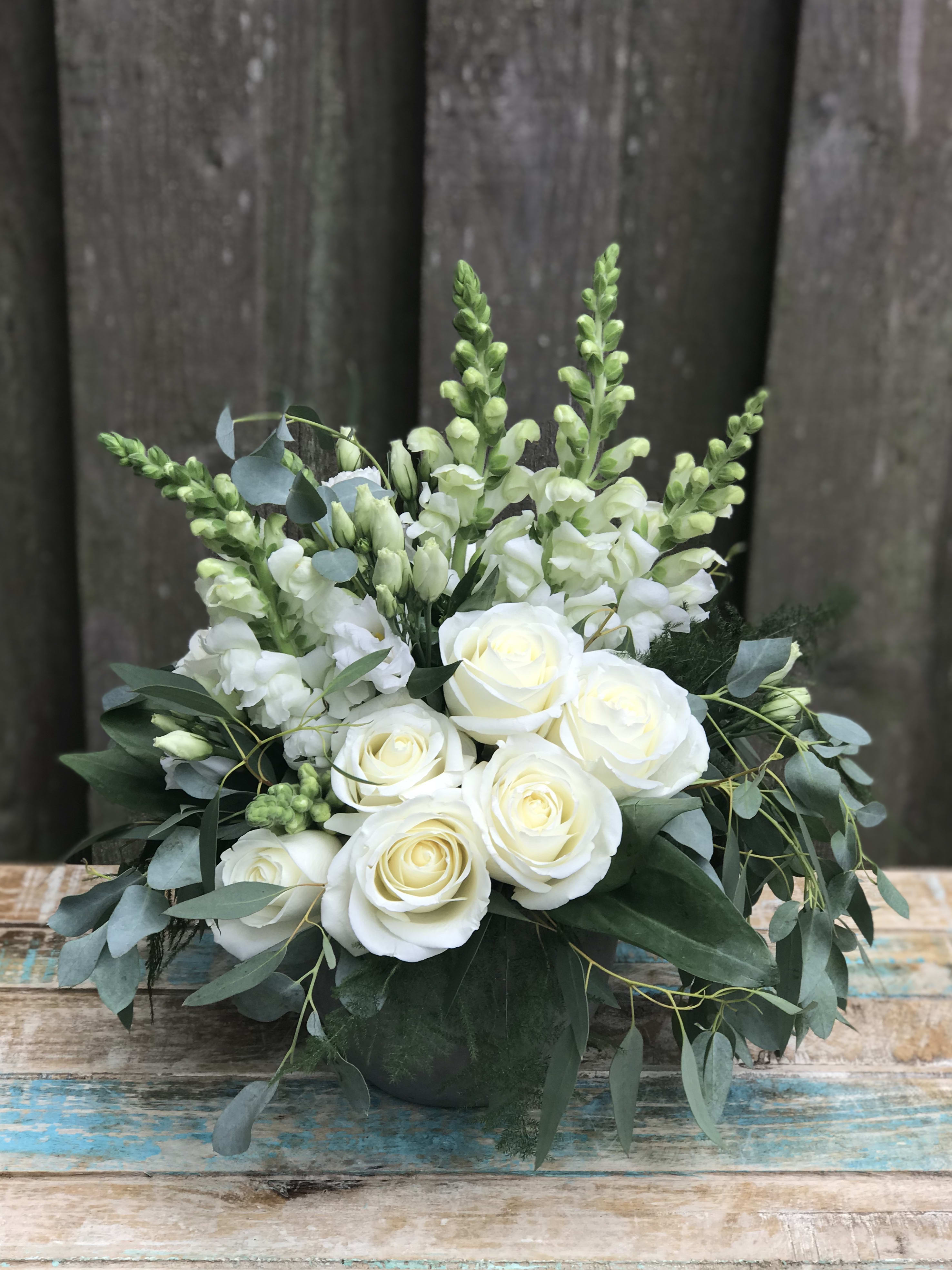 Elegant Boho Elegant Boho - Elegance meets bohemian, upscale whites gathered in a casual way...modern class.