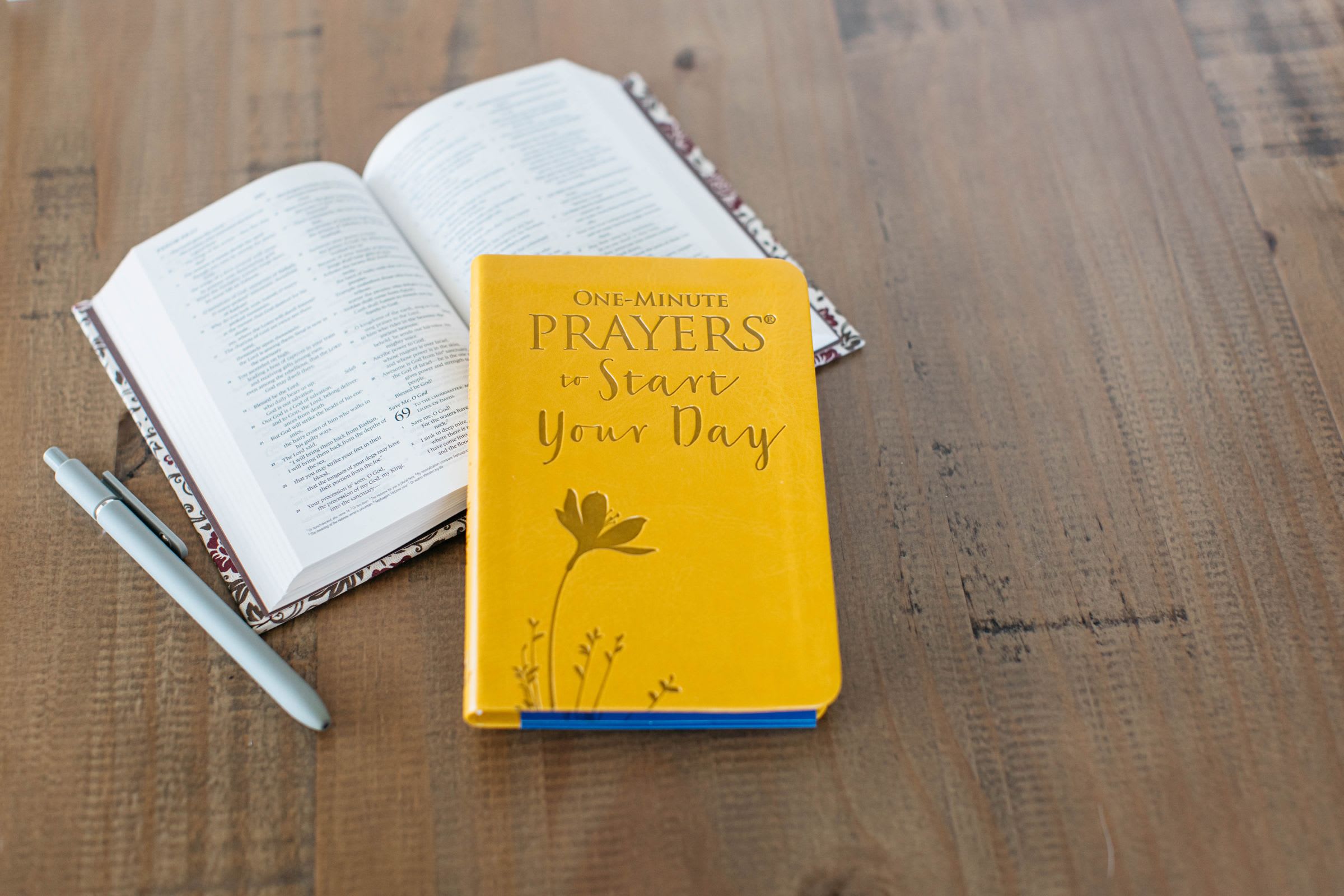 One minute prayers to start your day - What's on your heart today? This prayer book will help.