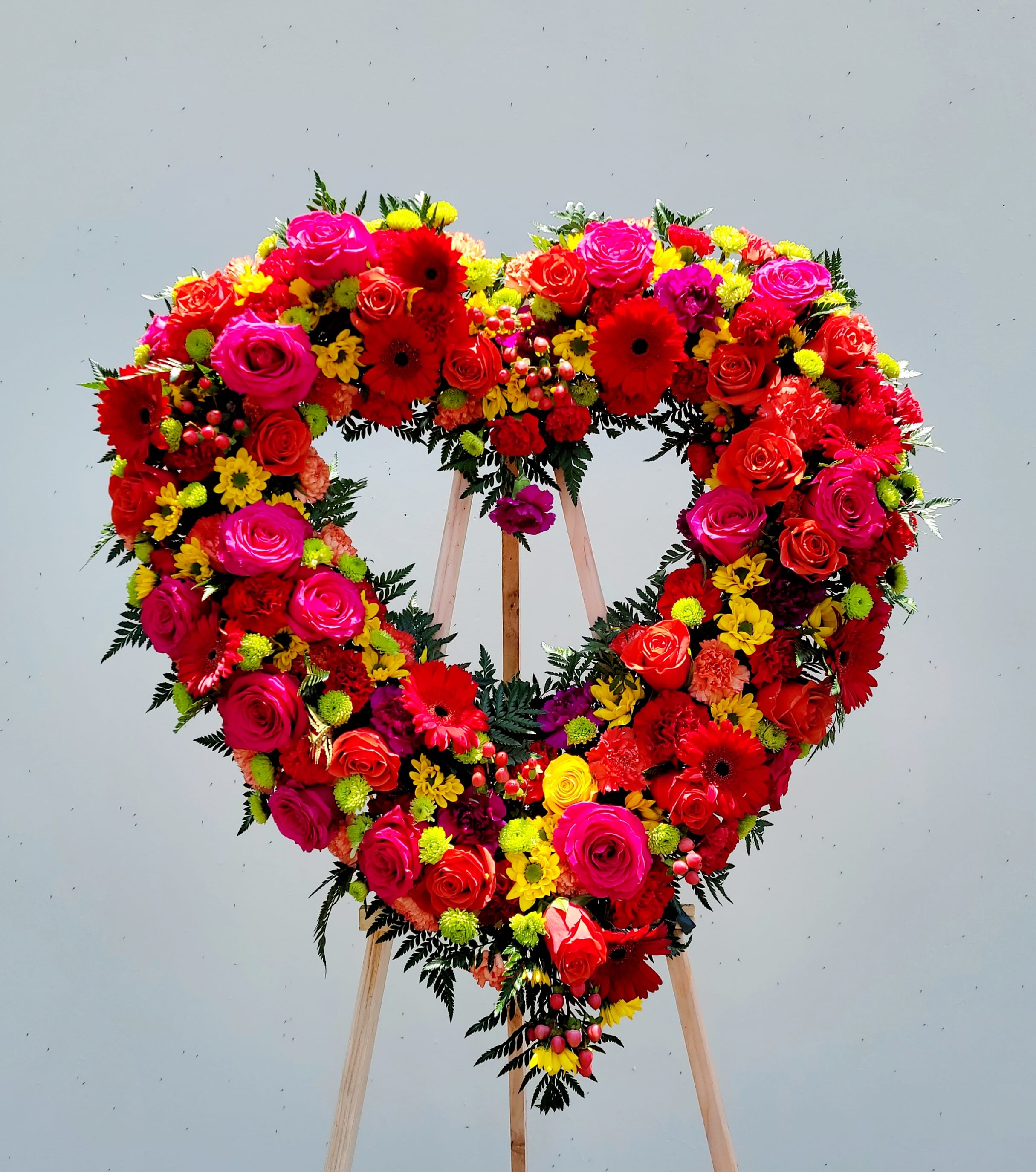 Tropical colorful Heart Tropical colorful Heart - 18in w