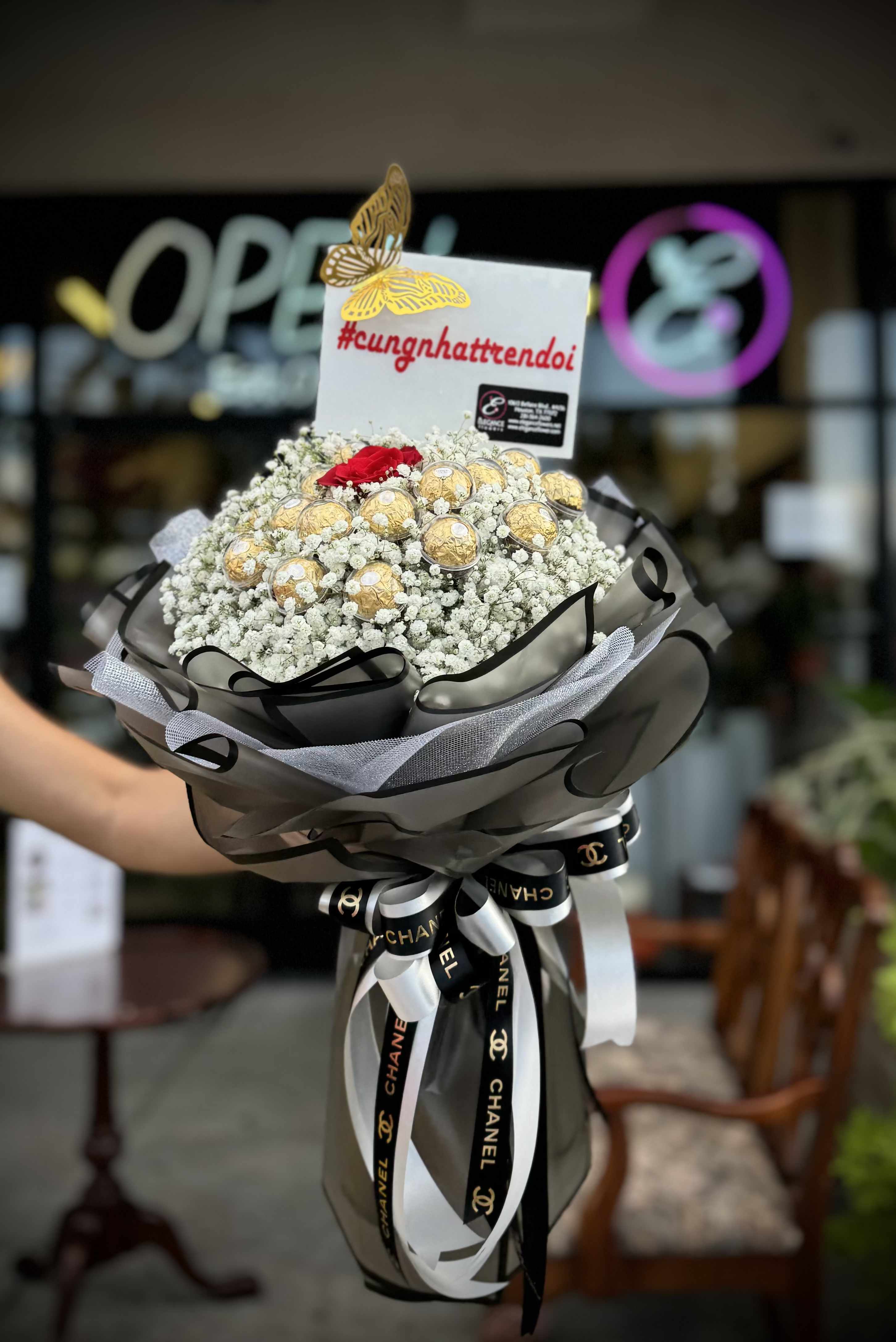 Wrapped Bouquet #30 Wrapped Bouquet #30 - *Please included changes if needed for the sign message at checkout or call us* Thank You ! Wrapped bouquets are perfect for any occasion, from expressing love and gratitude to celebrating special moments, offering a thoughtful and visually stunning gift.