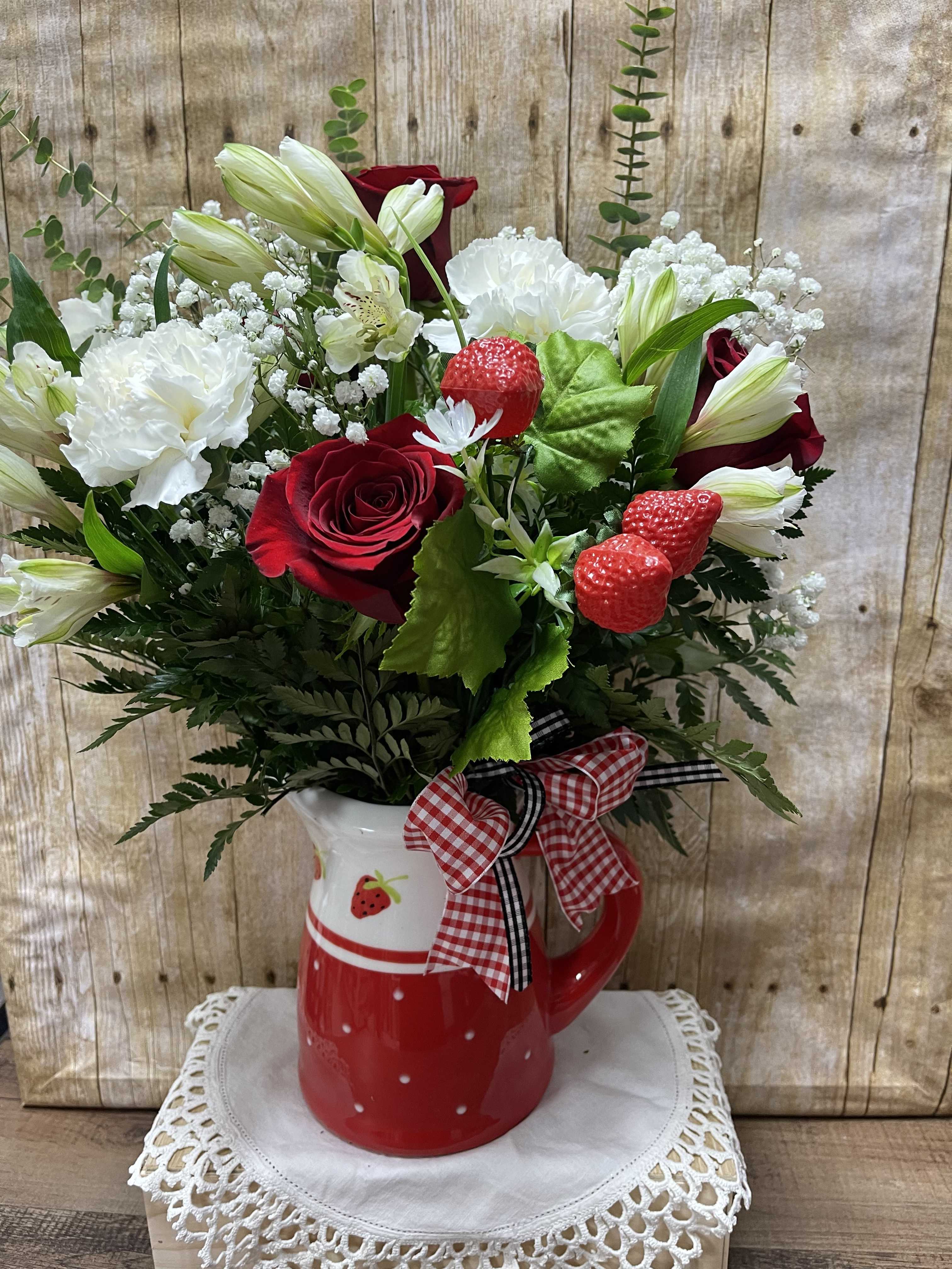 STRAWBERRY SWEET STRAWBERRY SWEET - LET'S GO THE FARM!!, SEND THE LOVING GRANDMOTHER A PICHER WITH BEAUTIFUL AND AROMATIC FLOWERS!! SIMPLY BEAUTIFUL!!!