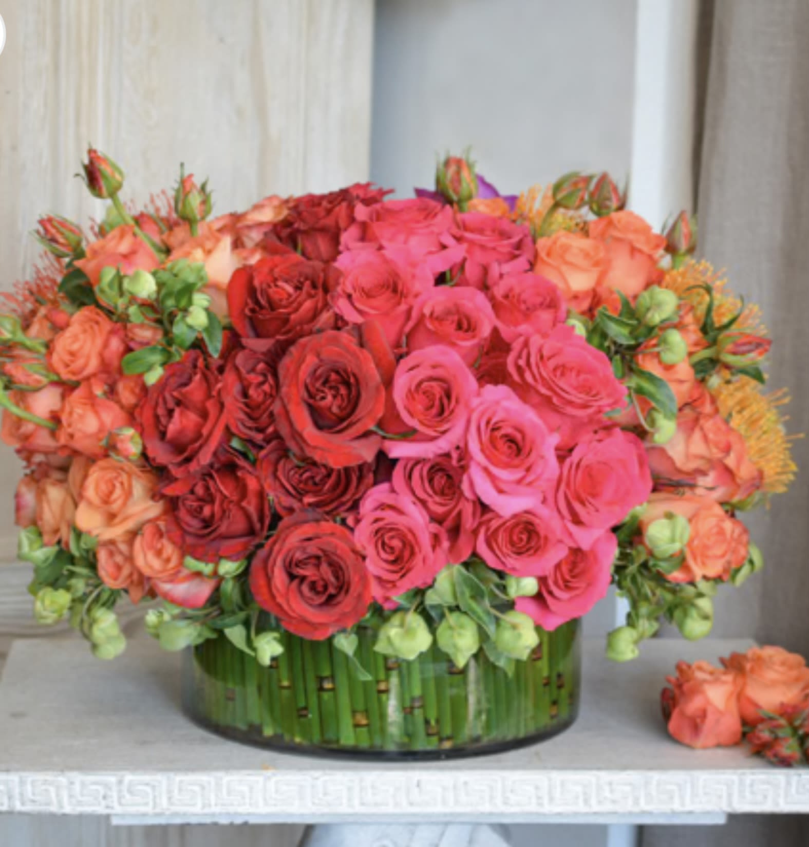 Vase full roses & baby roses Vase full roses & baby roses - Turn every moment into a celebration with our luxury rose arrangement — a stunning mix of deep red, hot pink, and coral roses, perfectly designed in a modern glass vase with fresh greenery accents. Perfect for: Anniversaries & romantic surprises Special celebrations & milestones Elegant home décor Freshly arranged and delivered with care, this bouquet is more than flowers — it’s a statement of love and sophistication.
