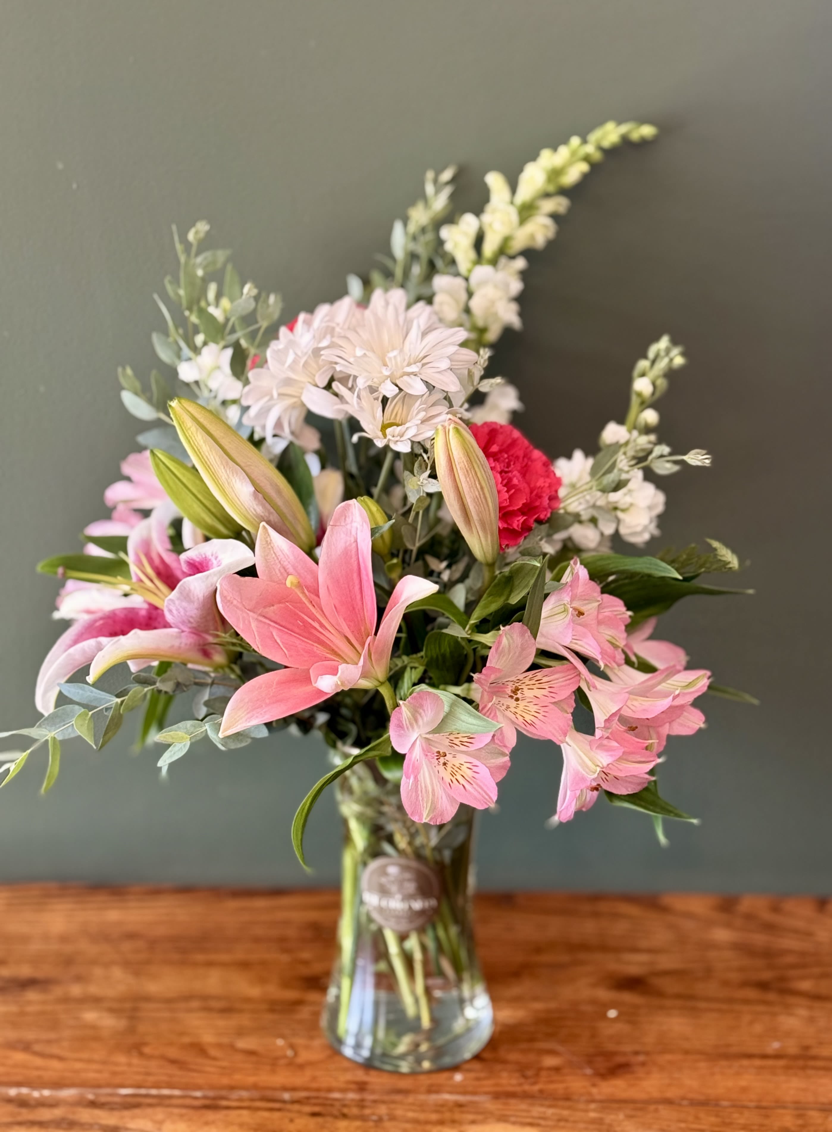 Lovely lily bouquet - Lilies, alstromerias and daisies in a vase arrangement