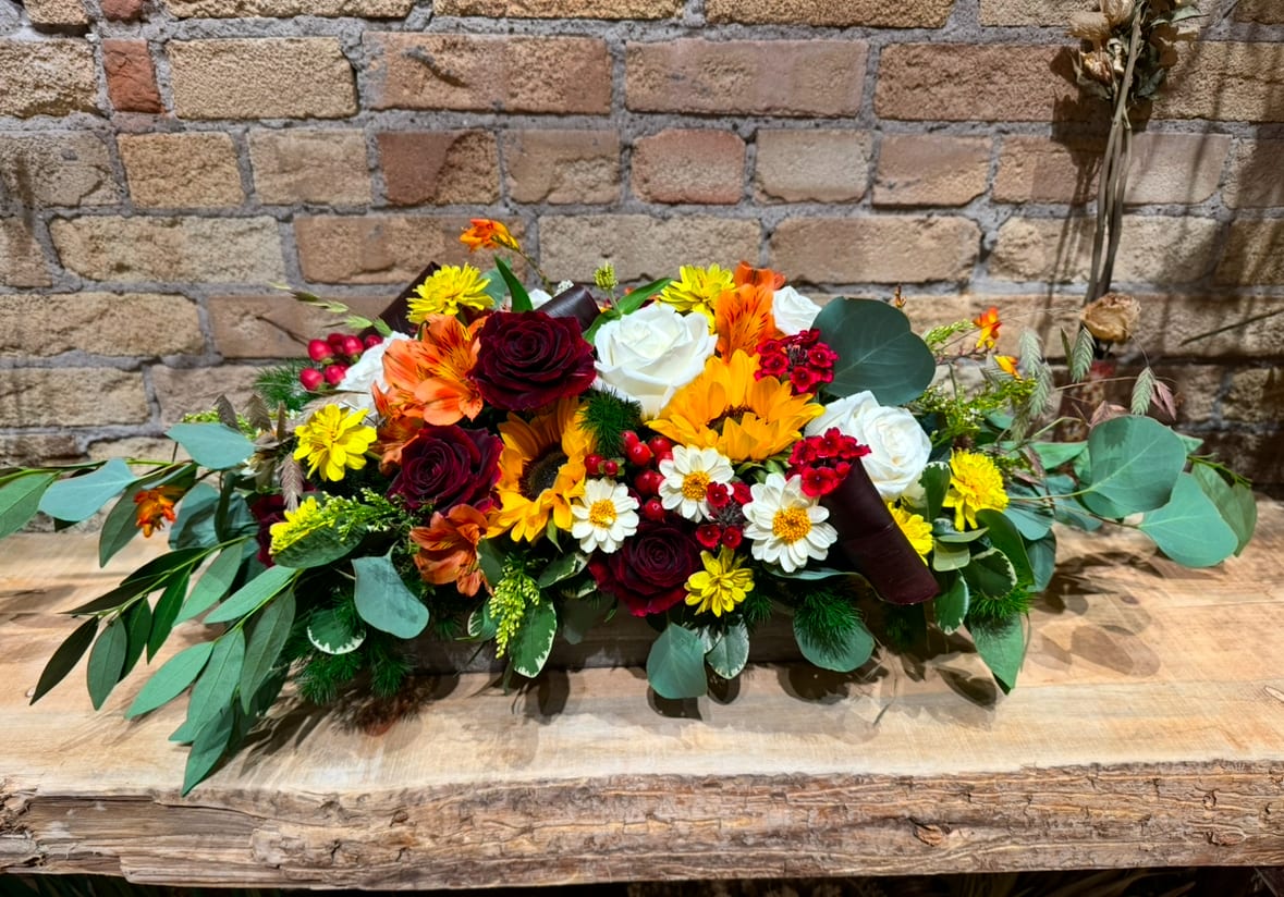 Long &amp; Low Centerpiece - Long and low, in a wood or ceramic rectangular container, these range between 12&quot; to 2' or longer. 