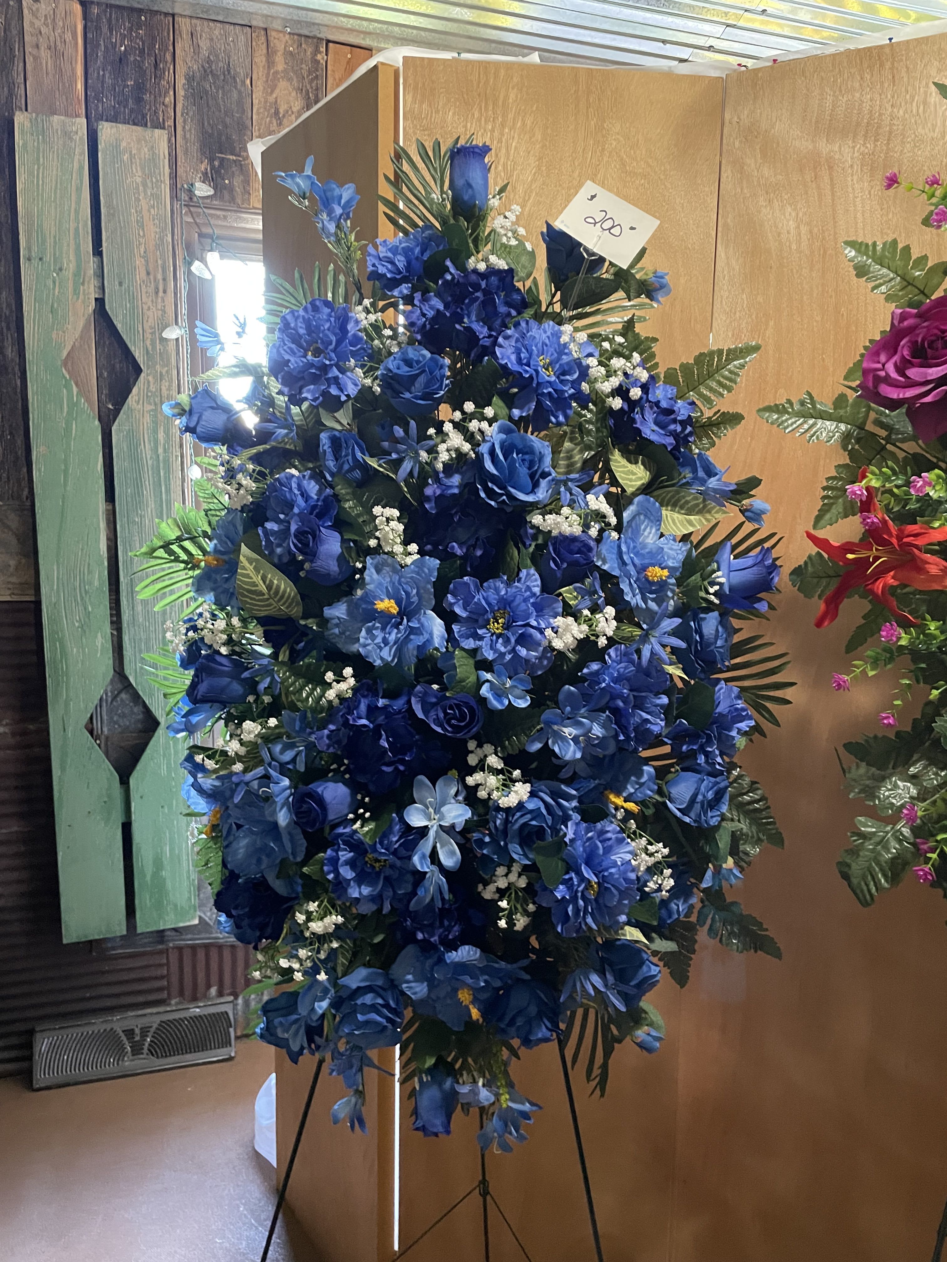 SILK Sympathy SPRAY SILK Sympathy SPRAY - Silk Sympathy Stand, Show your love in the memory of a loved one.