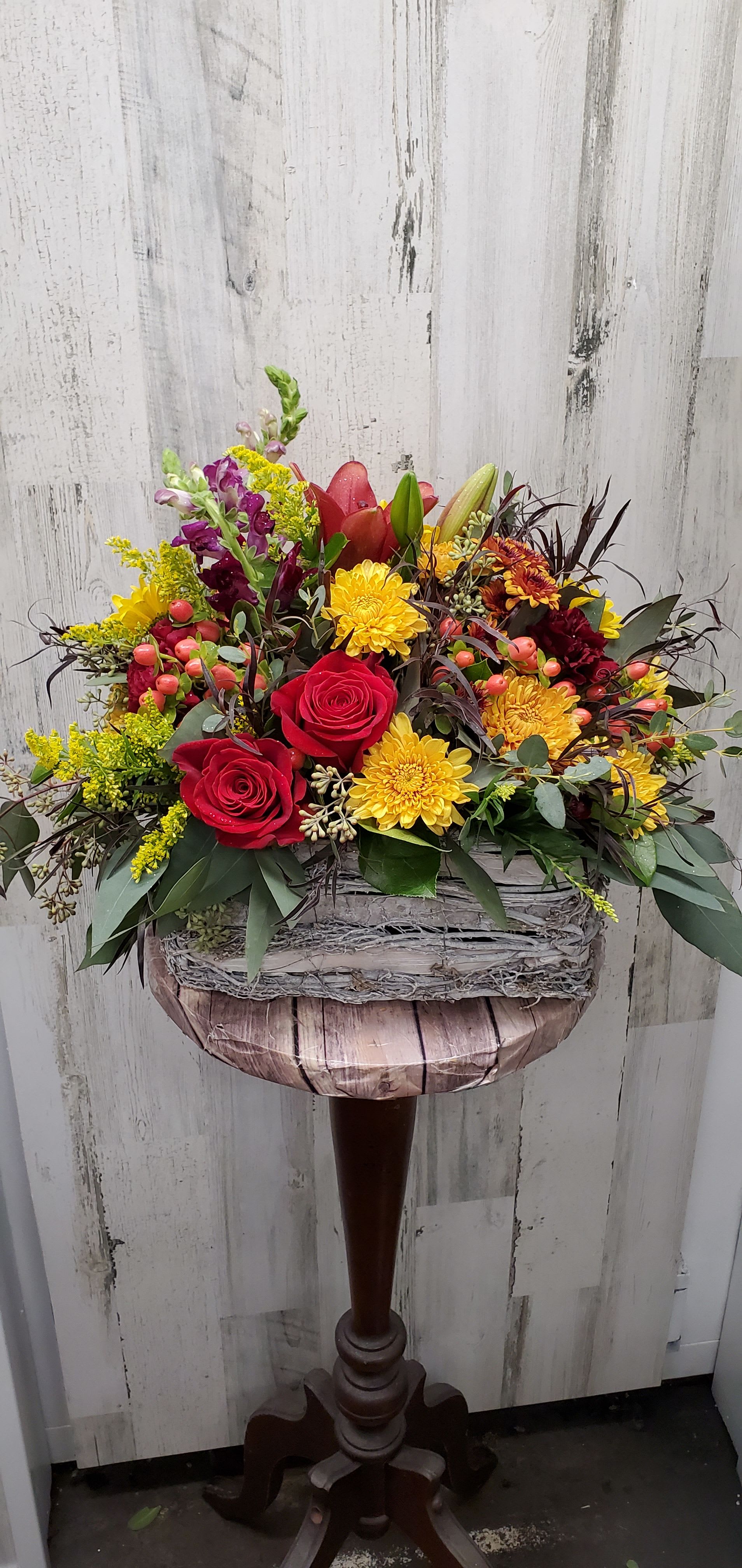 Henrietta - Pretty fall colors in a Birch tree box