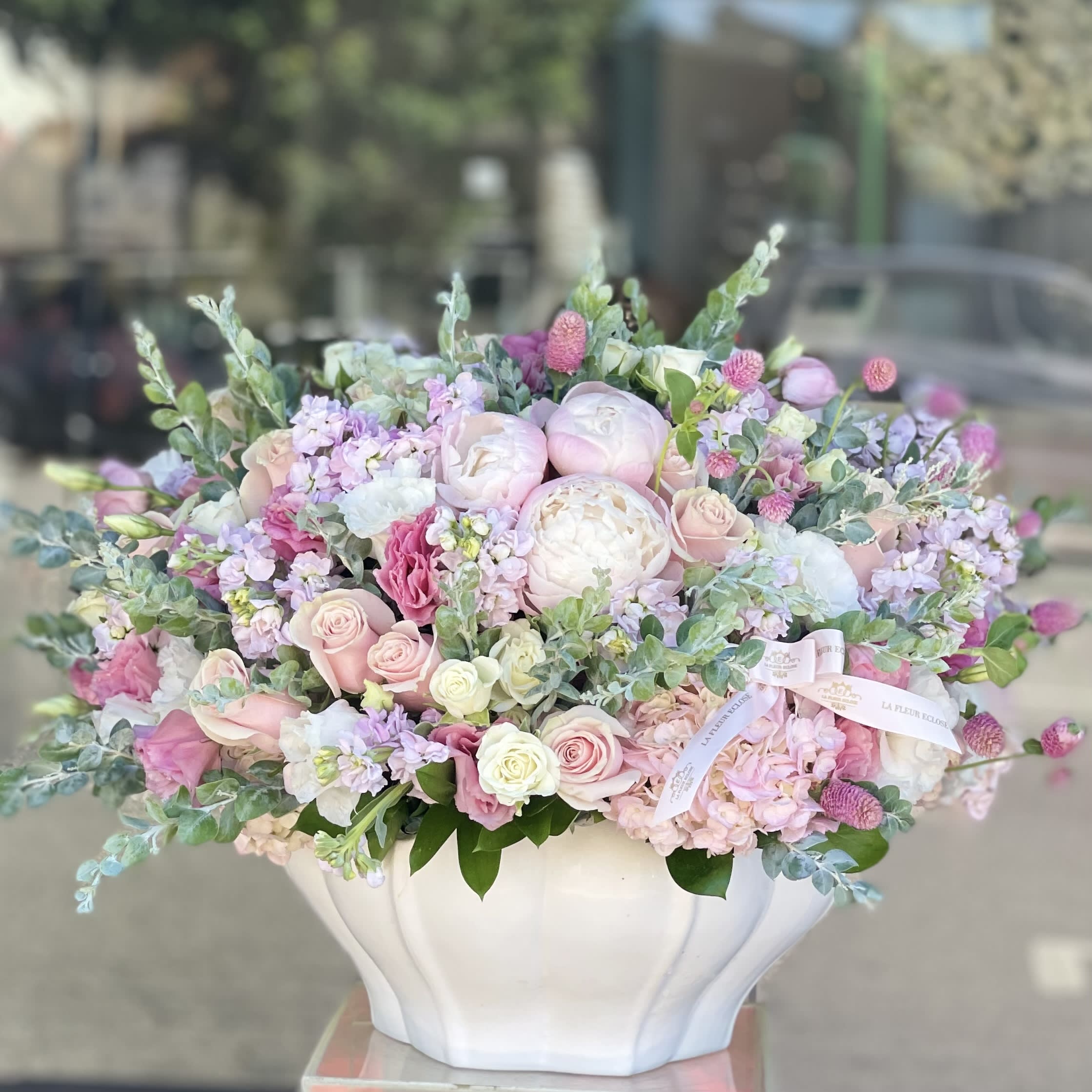 Lotus - Pastel colors and premium flowers in a lotus vase