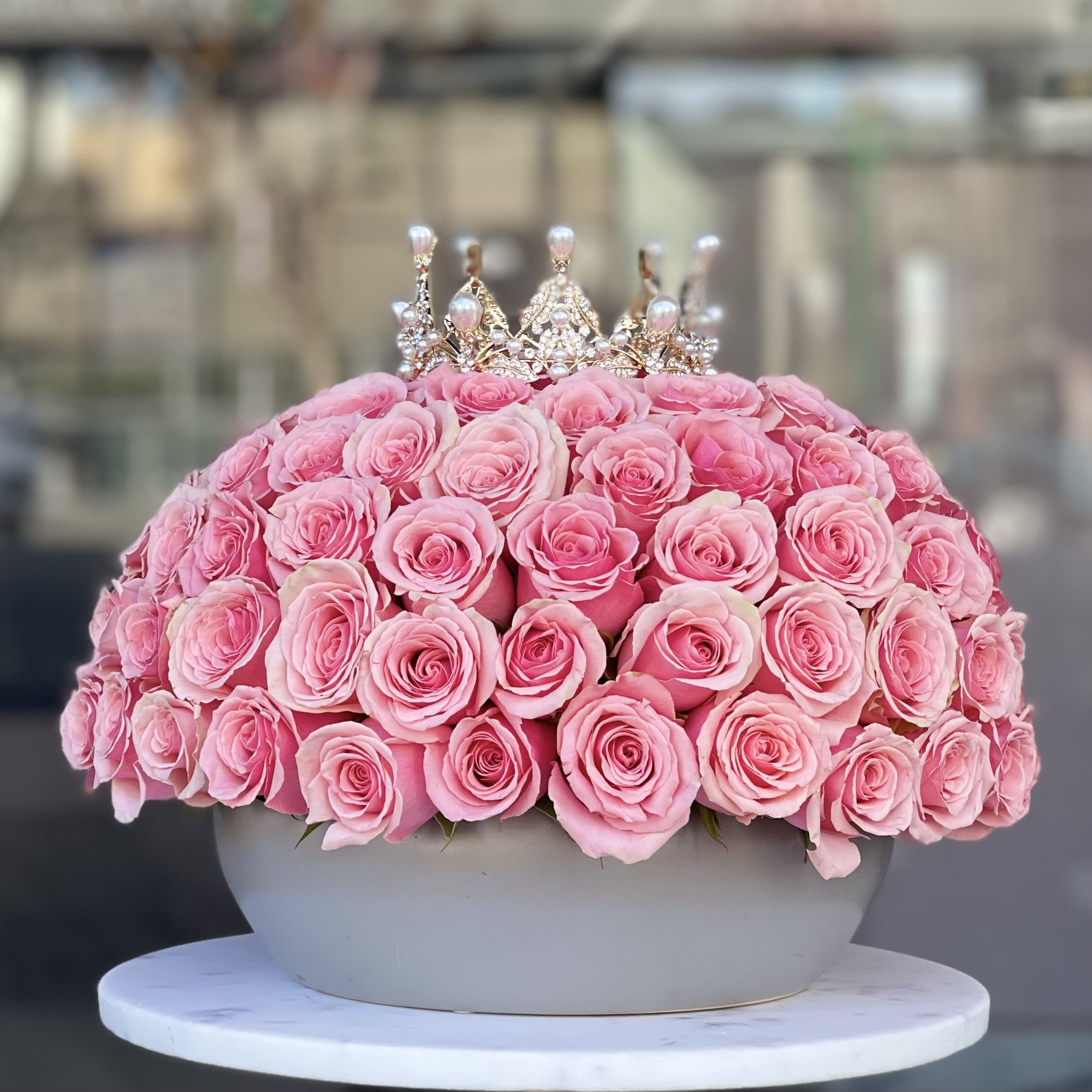 Queen Pink  - 115 fresh pink roses 