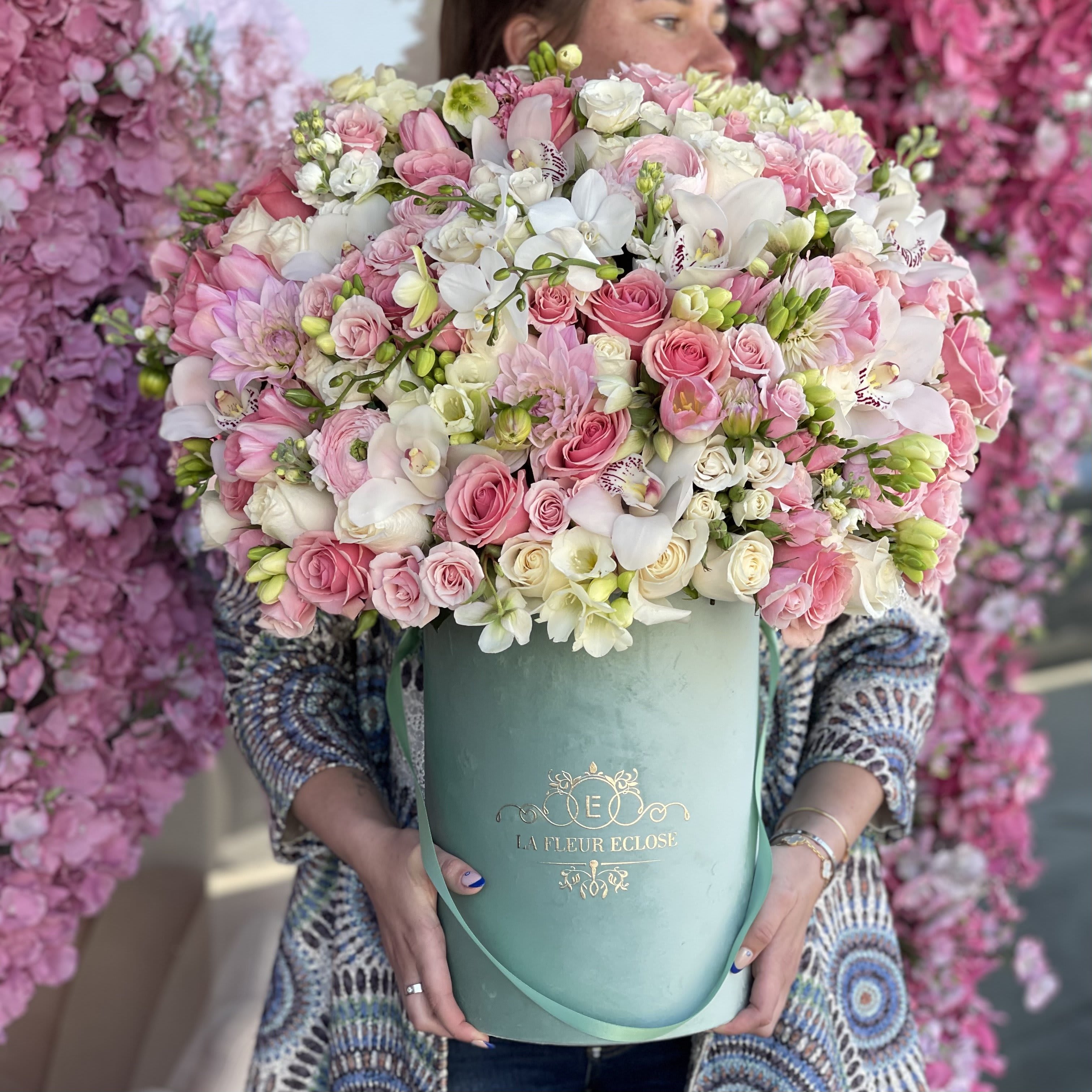 Mila  - Beautiful mixed flowers in our velvet signature box. 