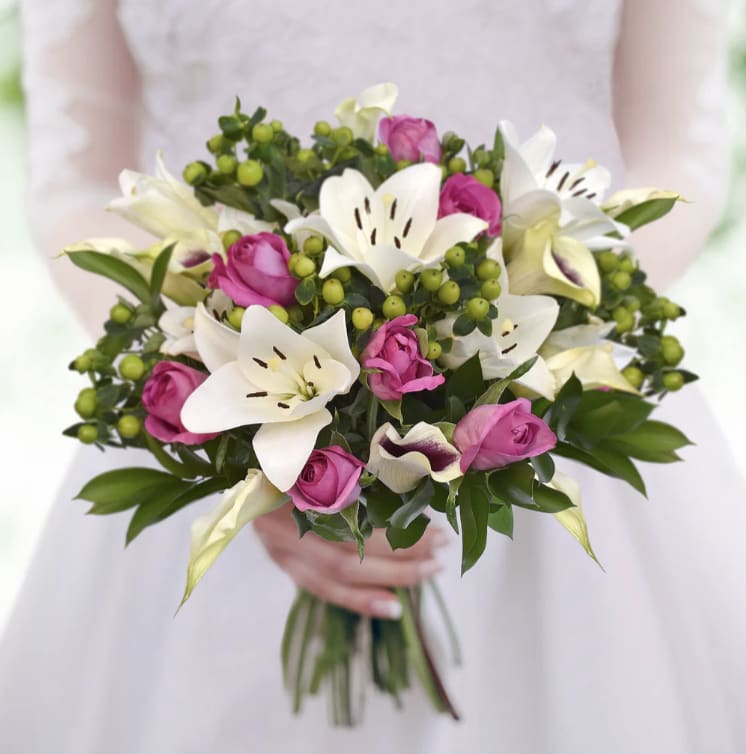 Royal Affair White - Hot Pink Box Royal Affair White - Hot Pink Box - Plan the perfect wedding reception table decorations with our unique and affordable ideas for wedding centerpieces of our collection Royal Affair!