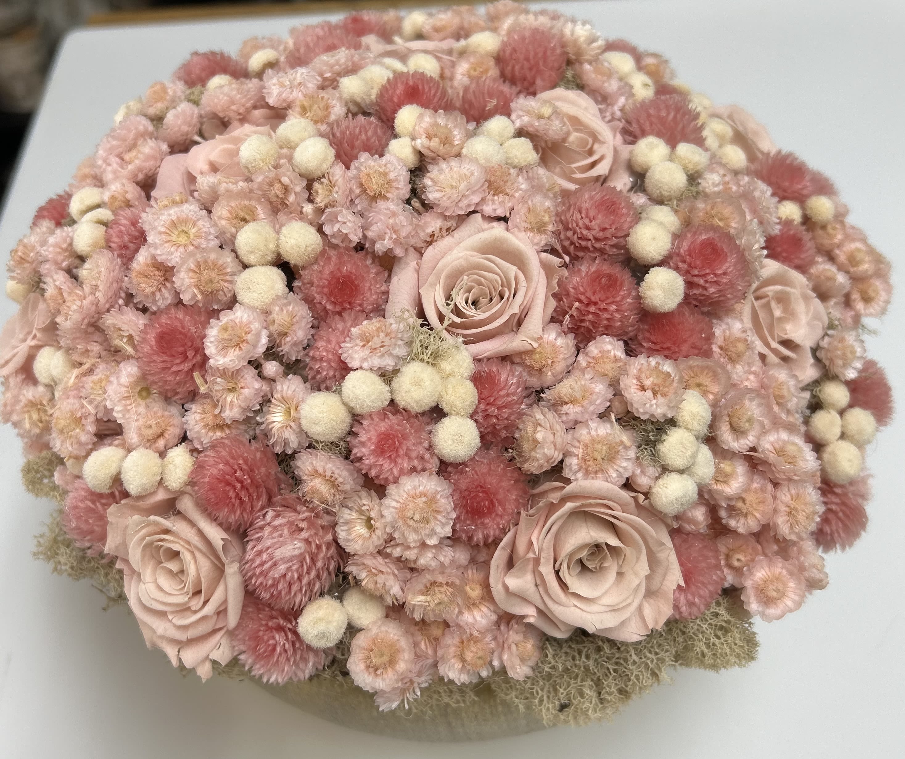 Mixed pink dried flowers Mixed pink dried flowers - Mixed pink dried flowers. 8.5” wide x 7” high.