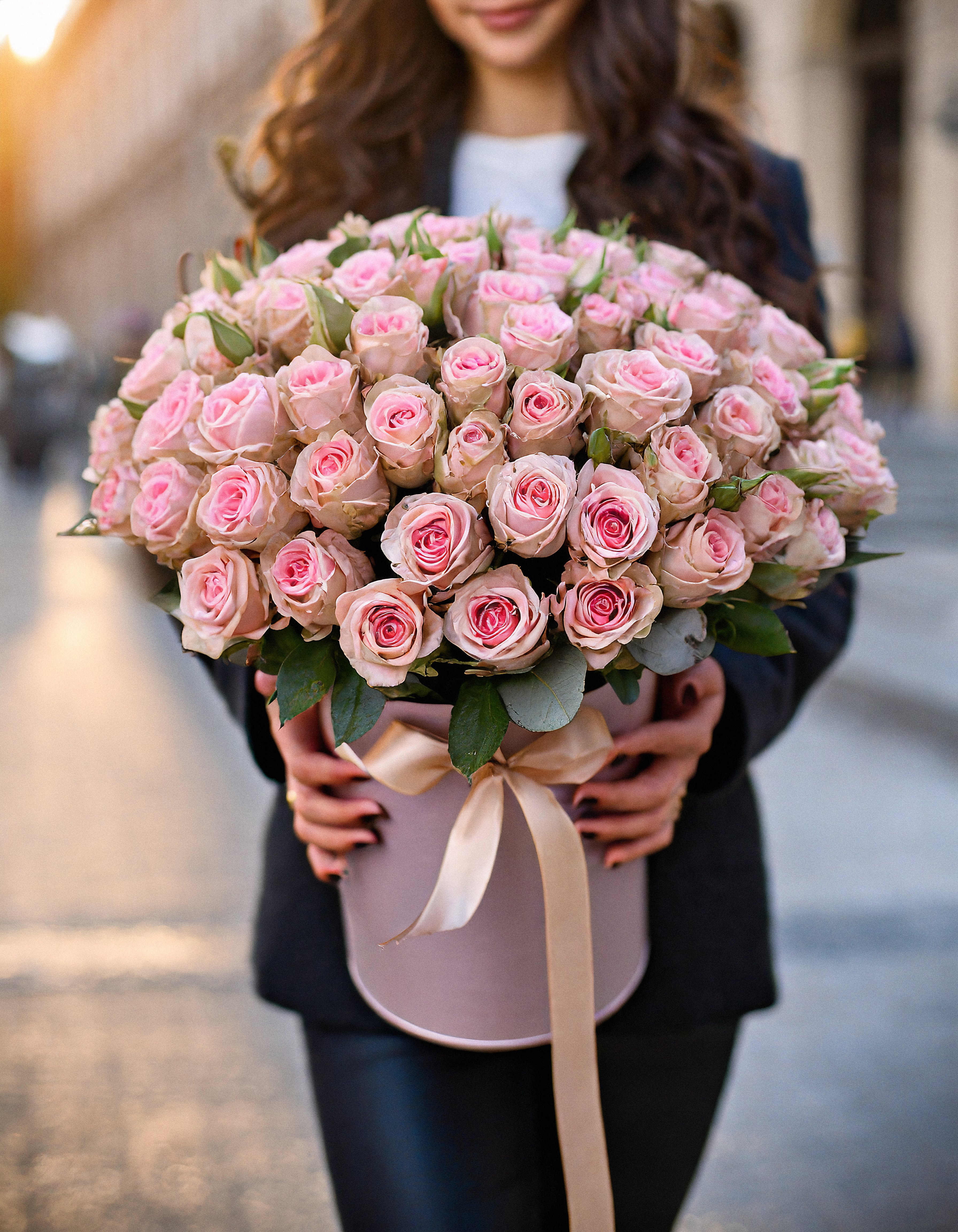 Rose Delight Rose Delight - Pink roses are flowers of delicate and warm pink colors, having an amazing aroma and the beauty of intertwining patterns of petals. If you want to express great love and warm feelings to your loved one, present him with peach-colored roses that will tell about your attitude better than any words.