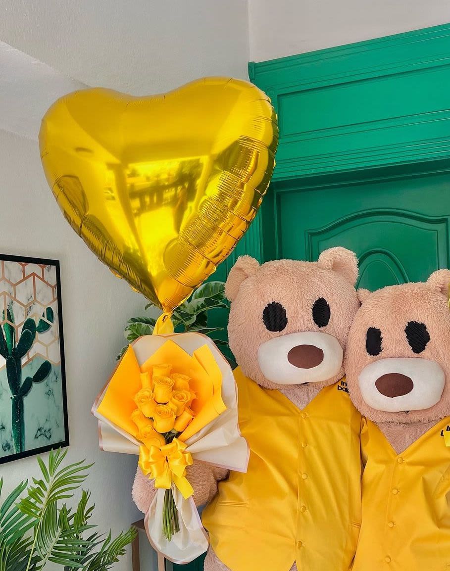 Lovely yellow  - our lovely yellow include 10 long stems yellow roses and 1 helium balloon 